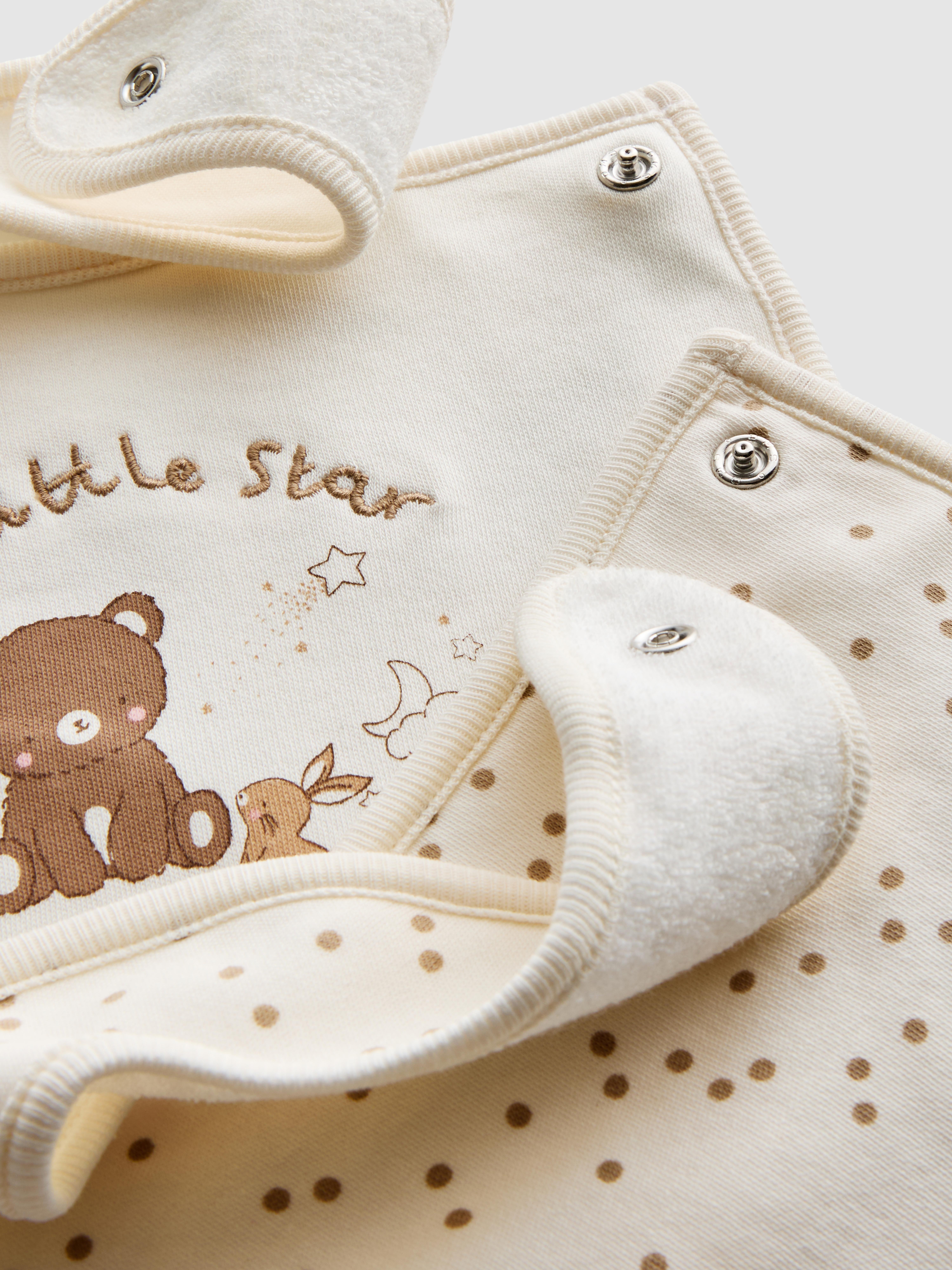 Ivory 2pk Born in 2026 Wrap Bibs