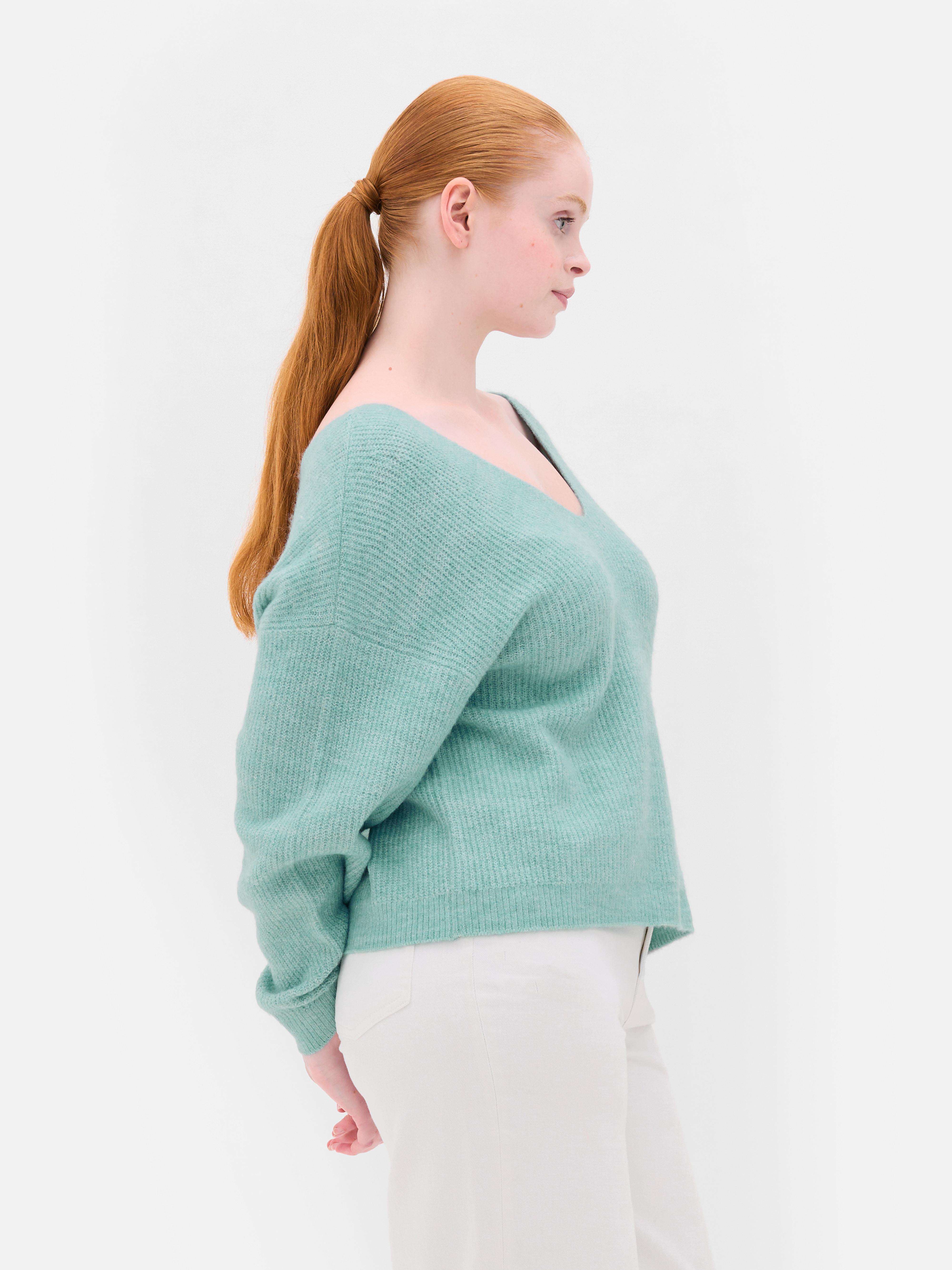 V-Neck Jumper
