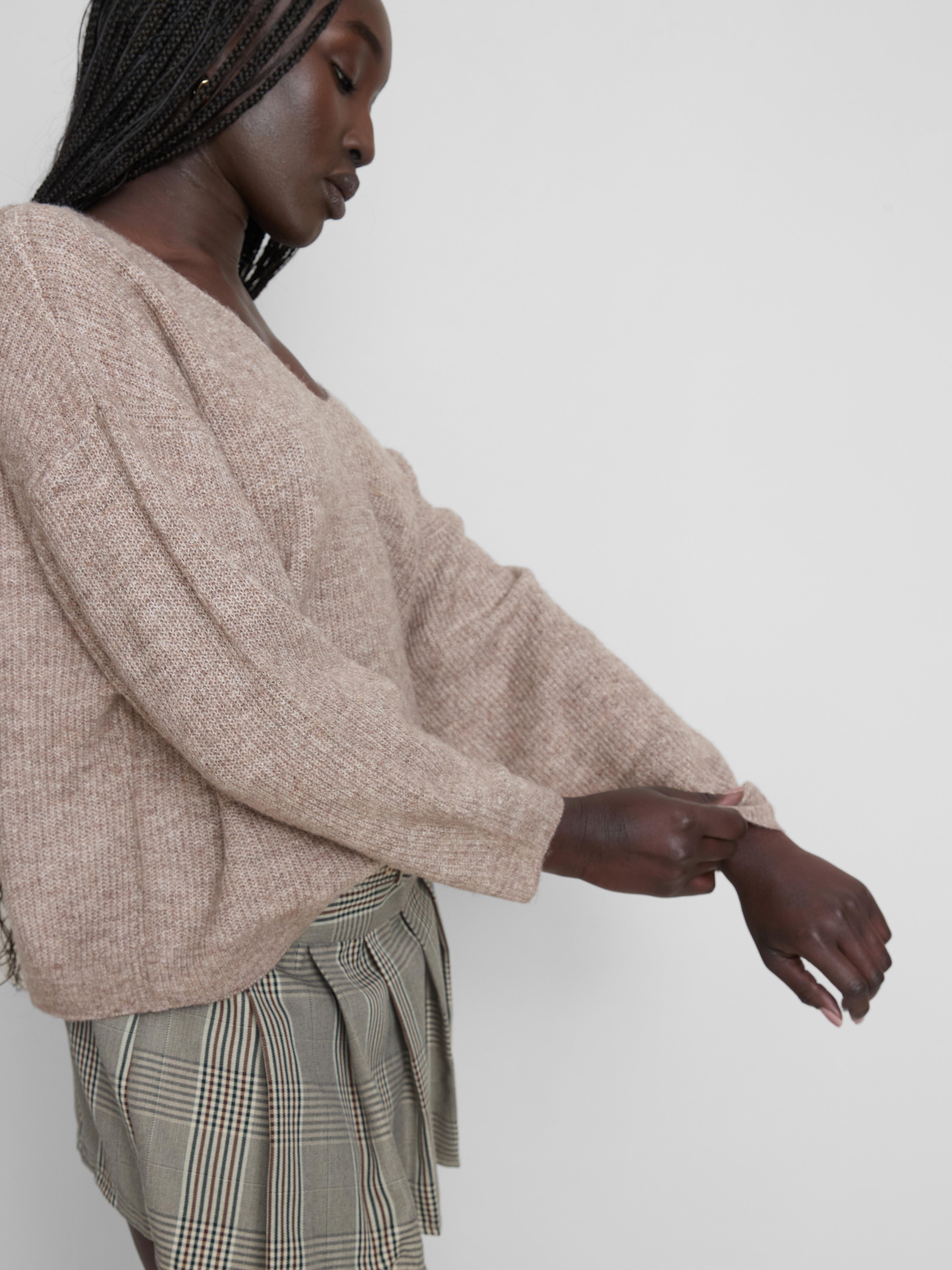 Pulover cu decolteu în V