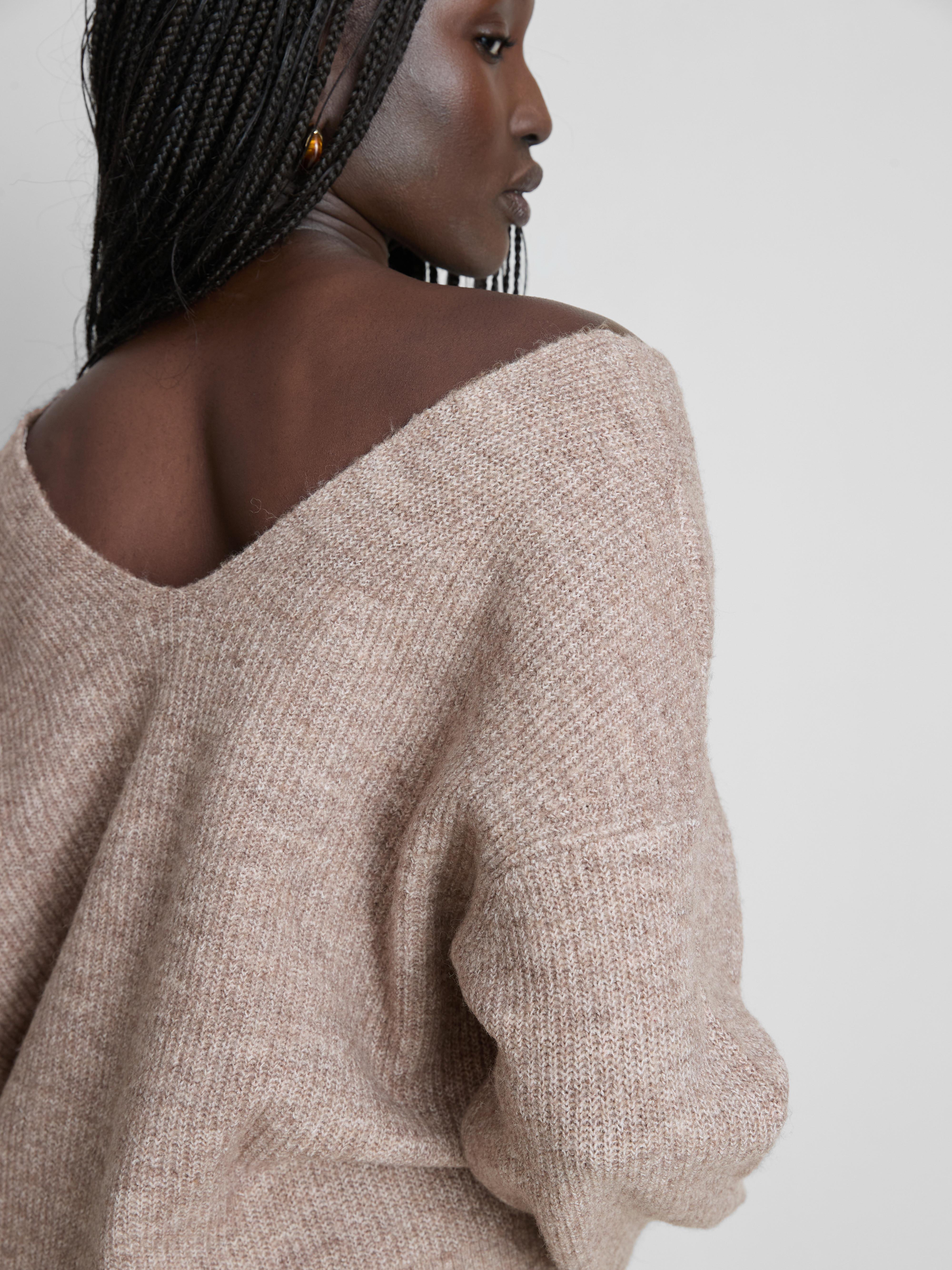 Pulover cu decolteu în V