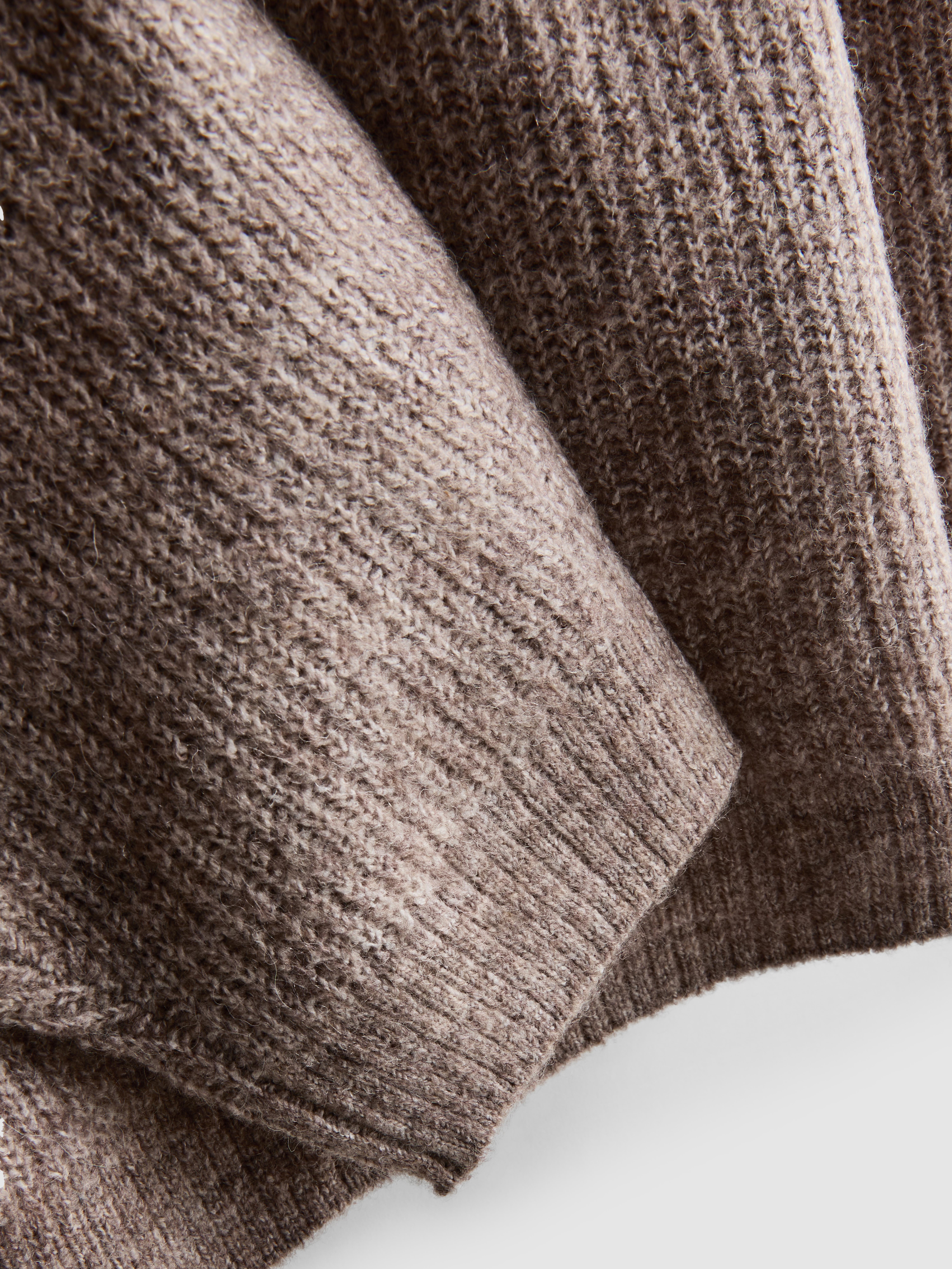 Pulover cu decolteu în V