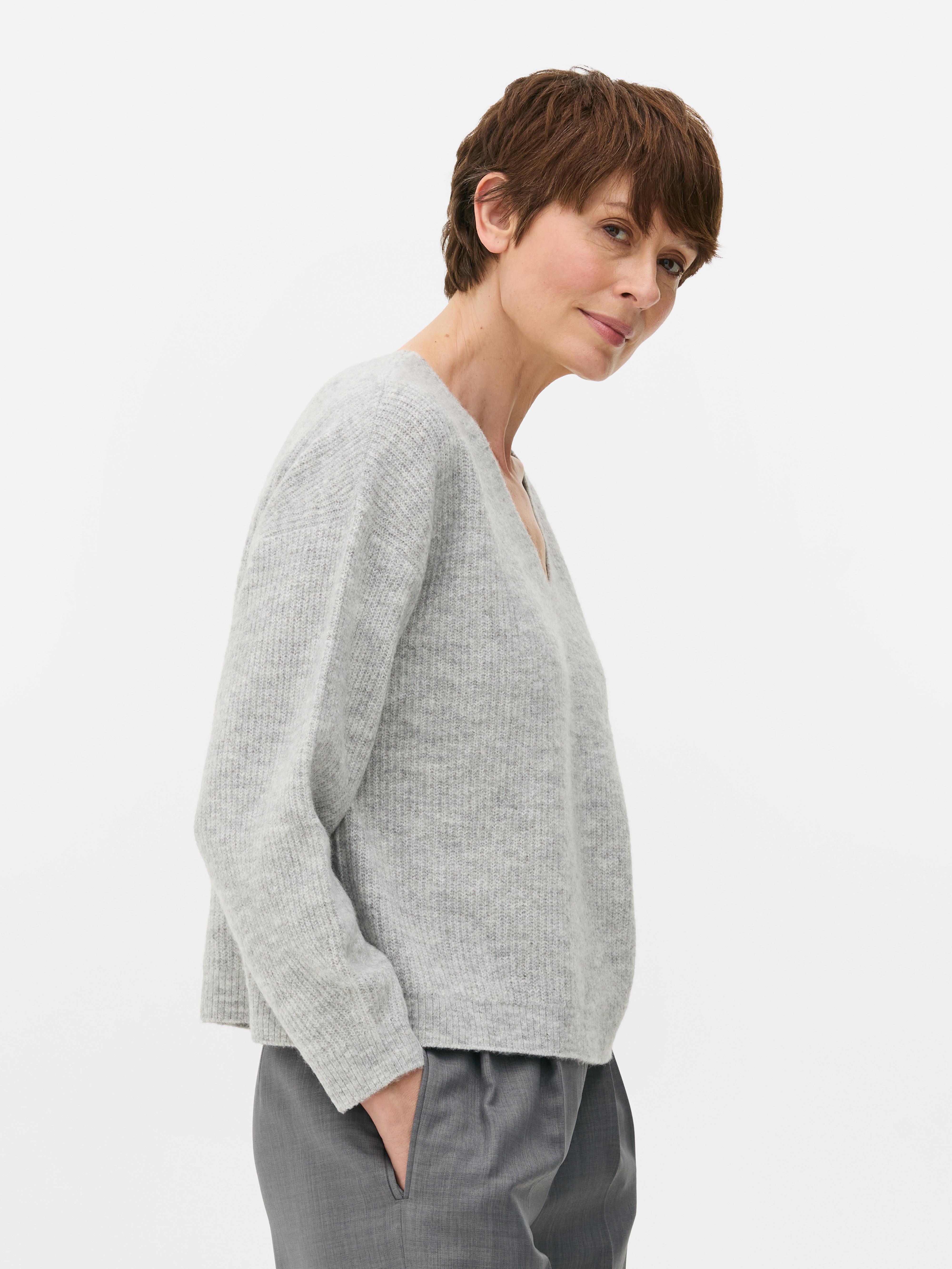 V-Neck Jumper