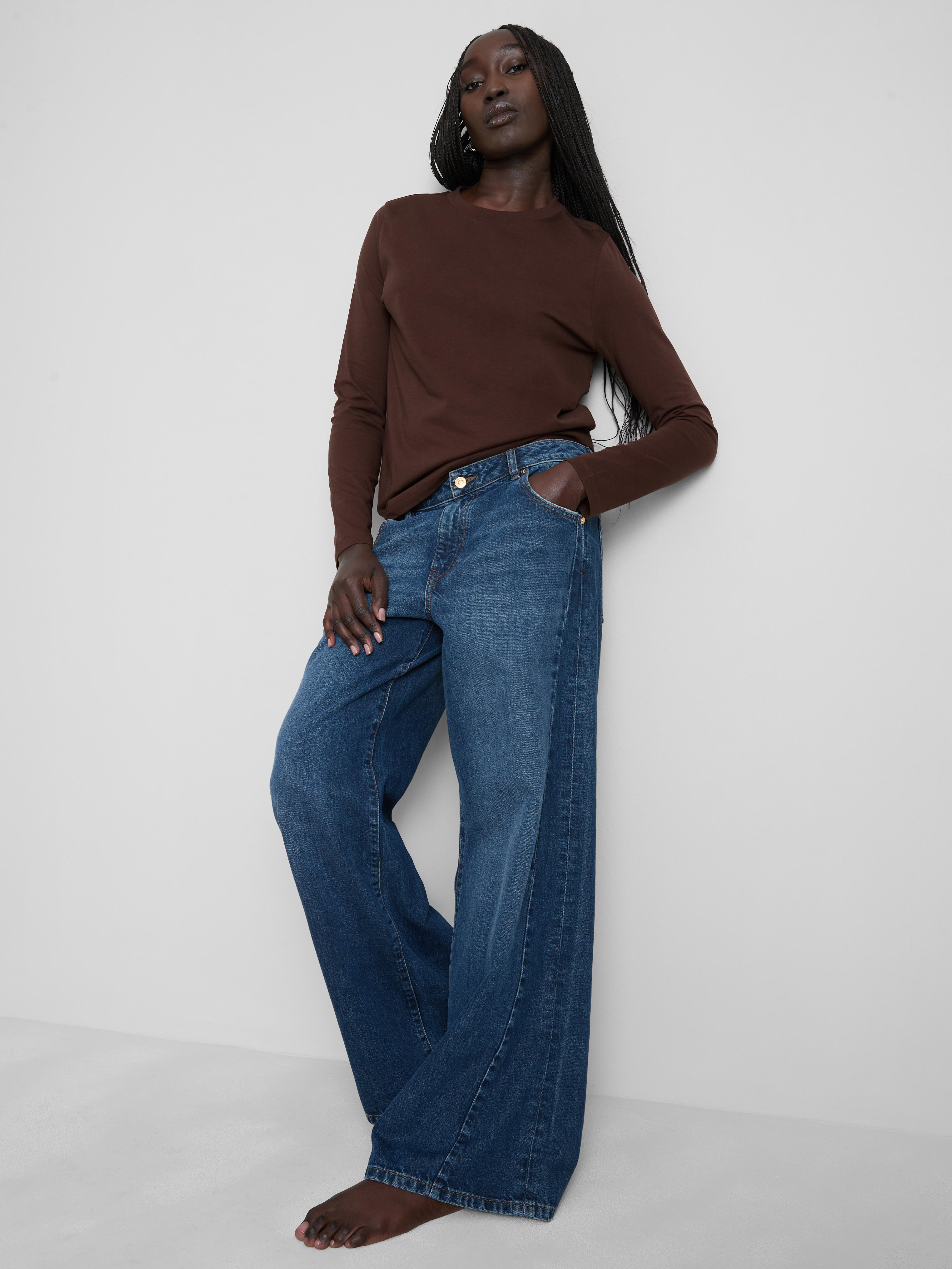 Základný model bavlneného trička s výstrihom ku krku