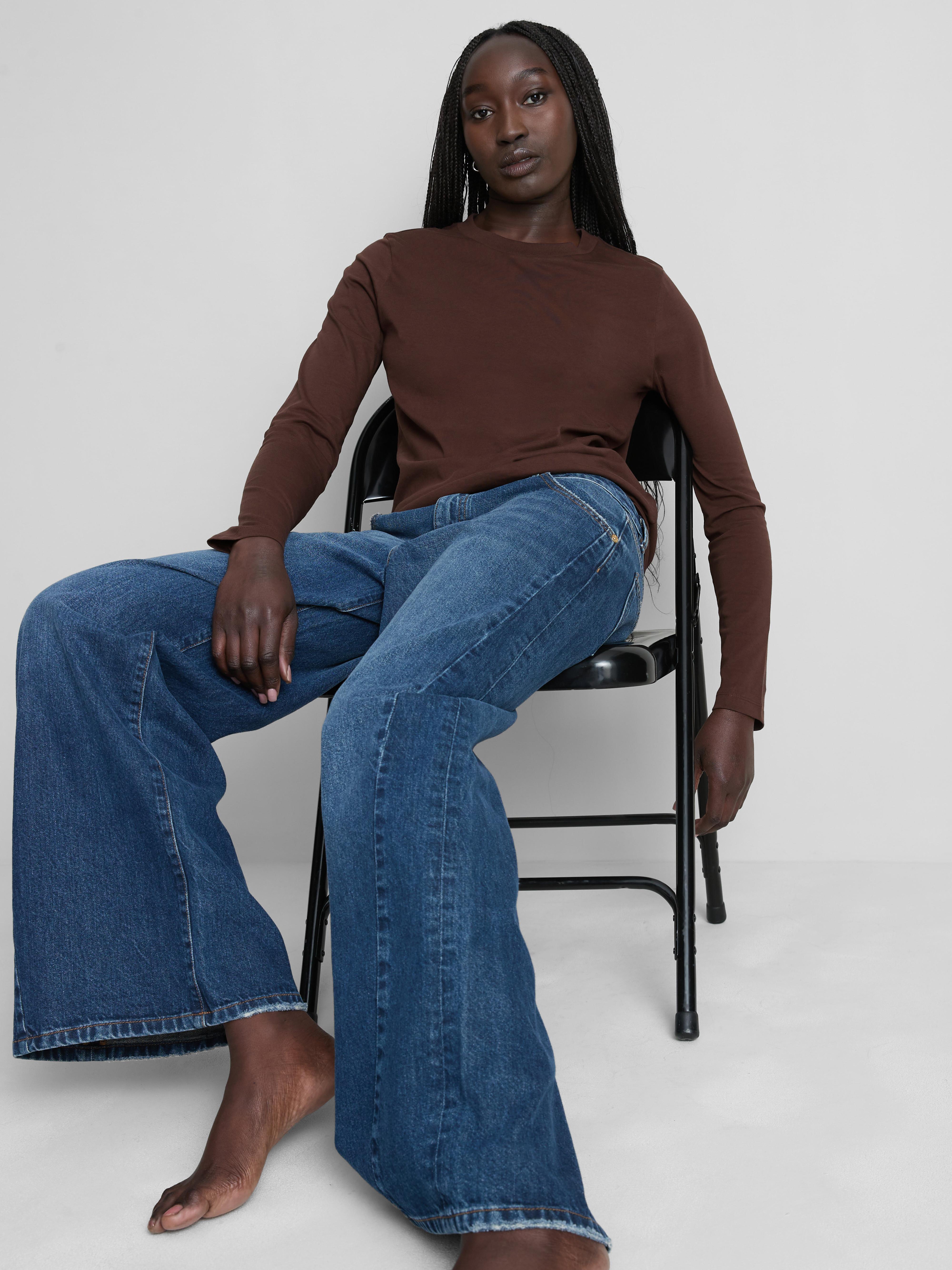 Základný model bavlneného trička s výstrihom ku krku