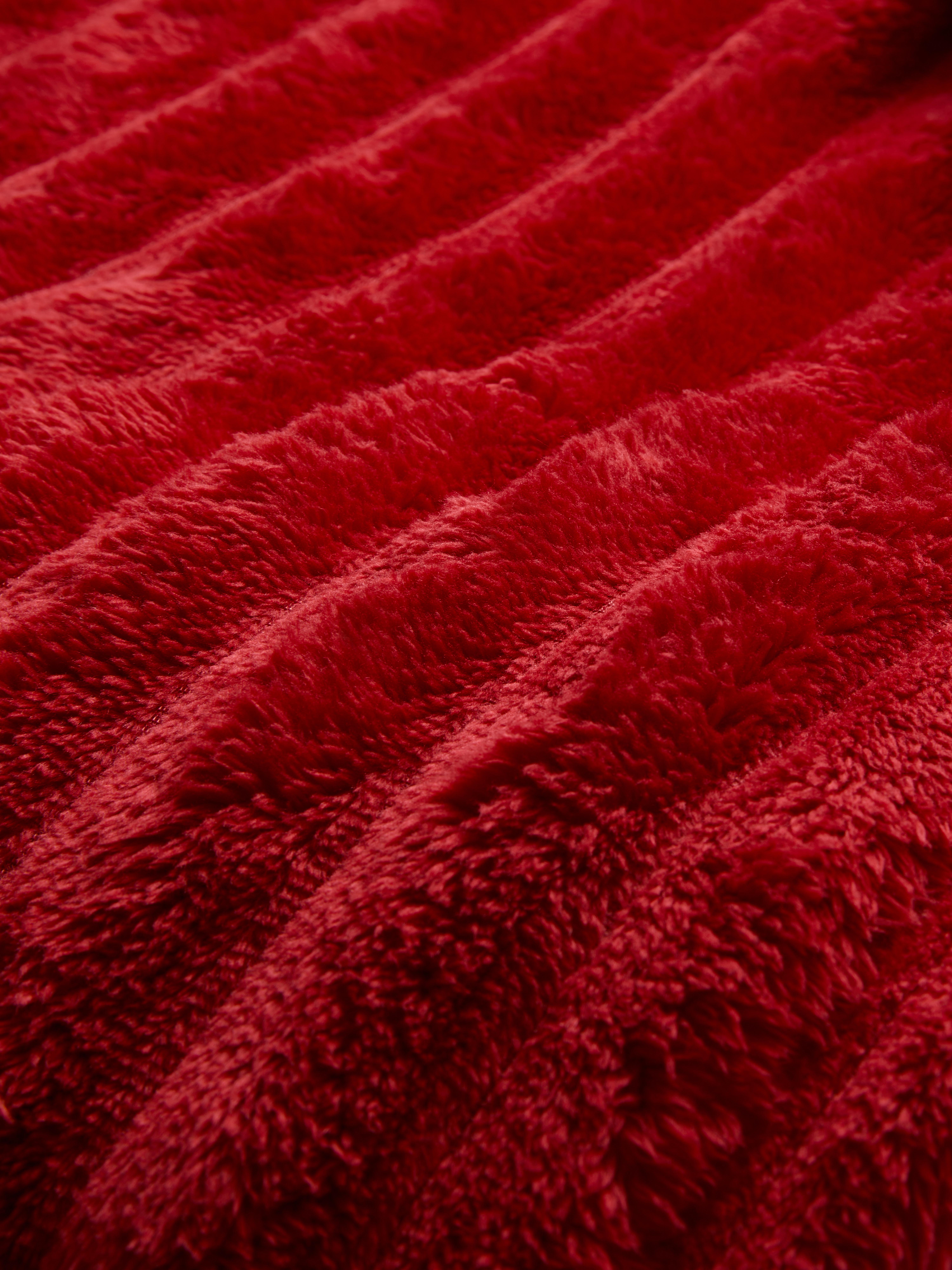 Larger Ribbed Throw
