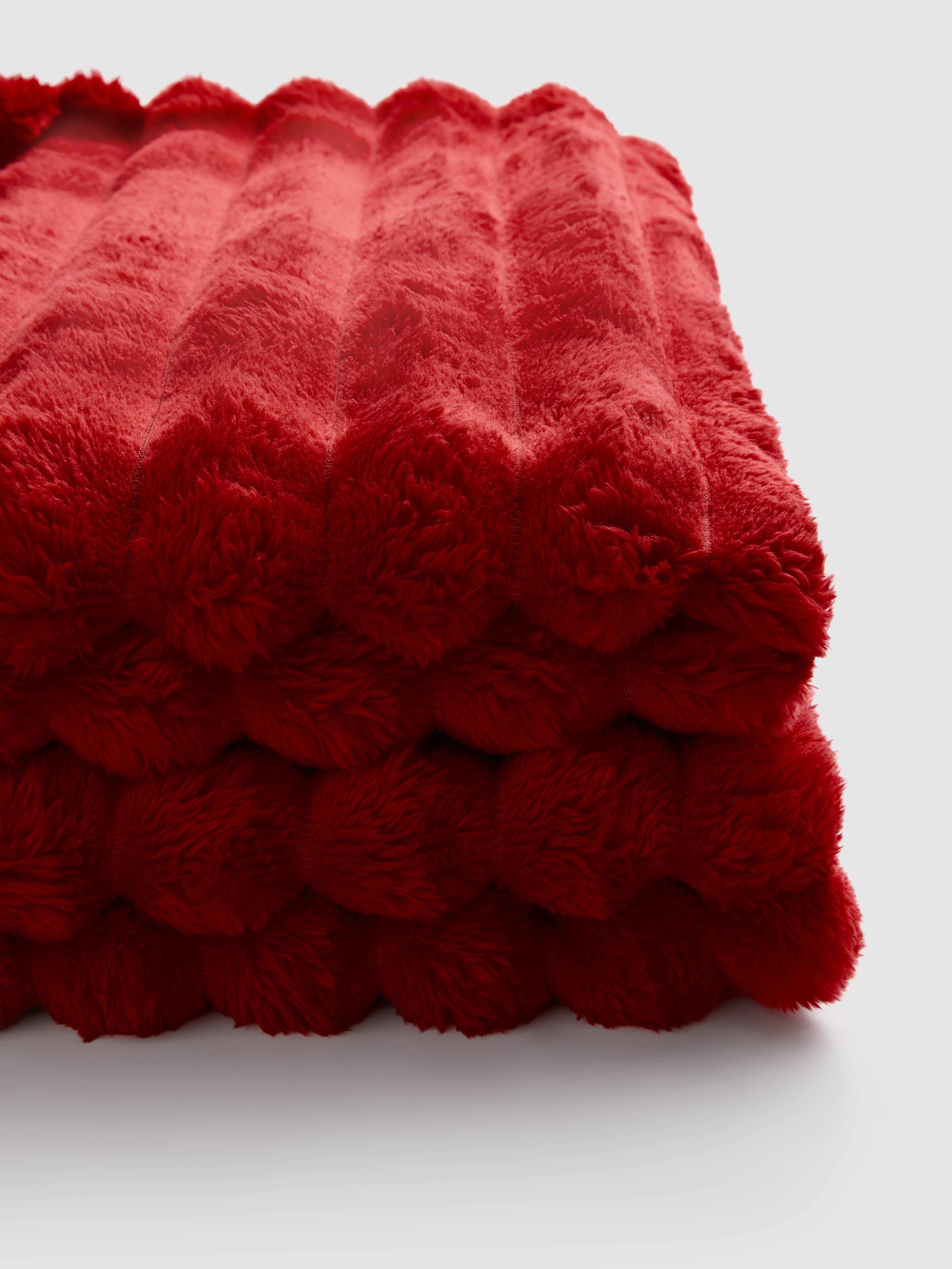 Larger Ribbed Throw