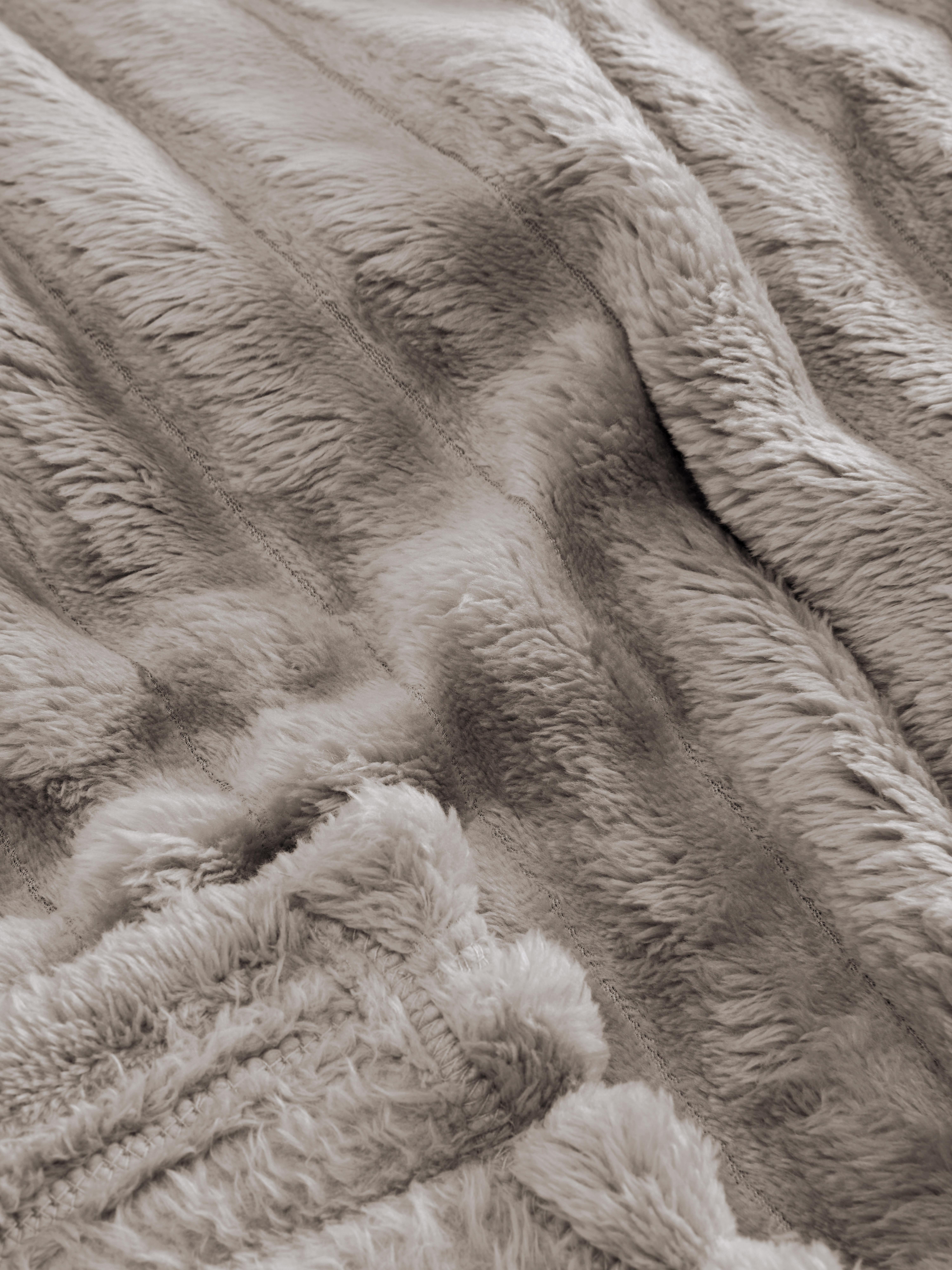 Larger Ribbed Throw