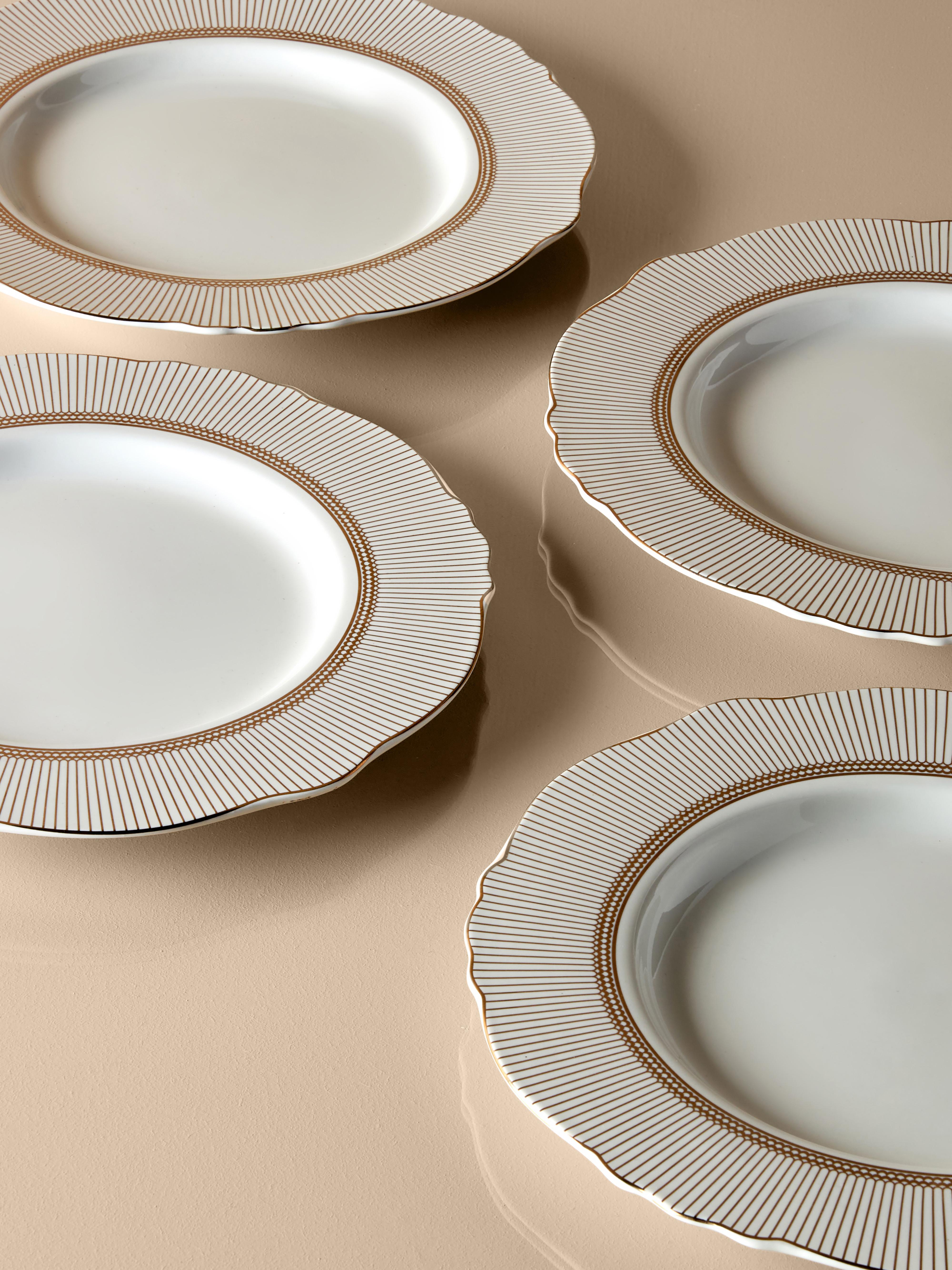 Plato llano art déco de The Edit