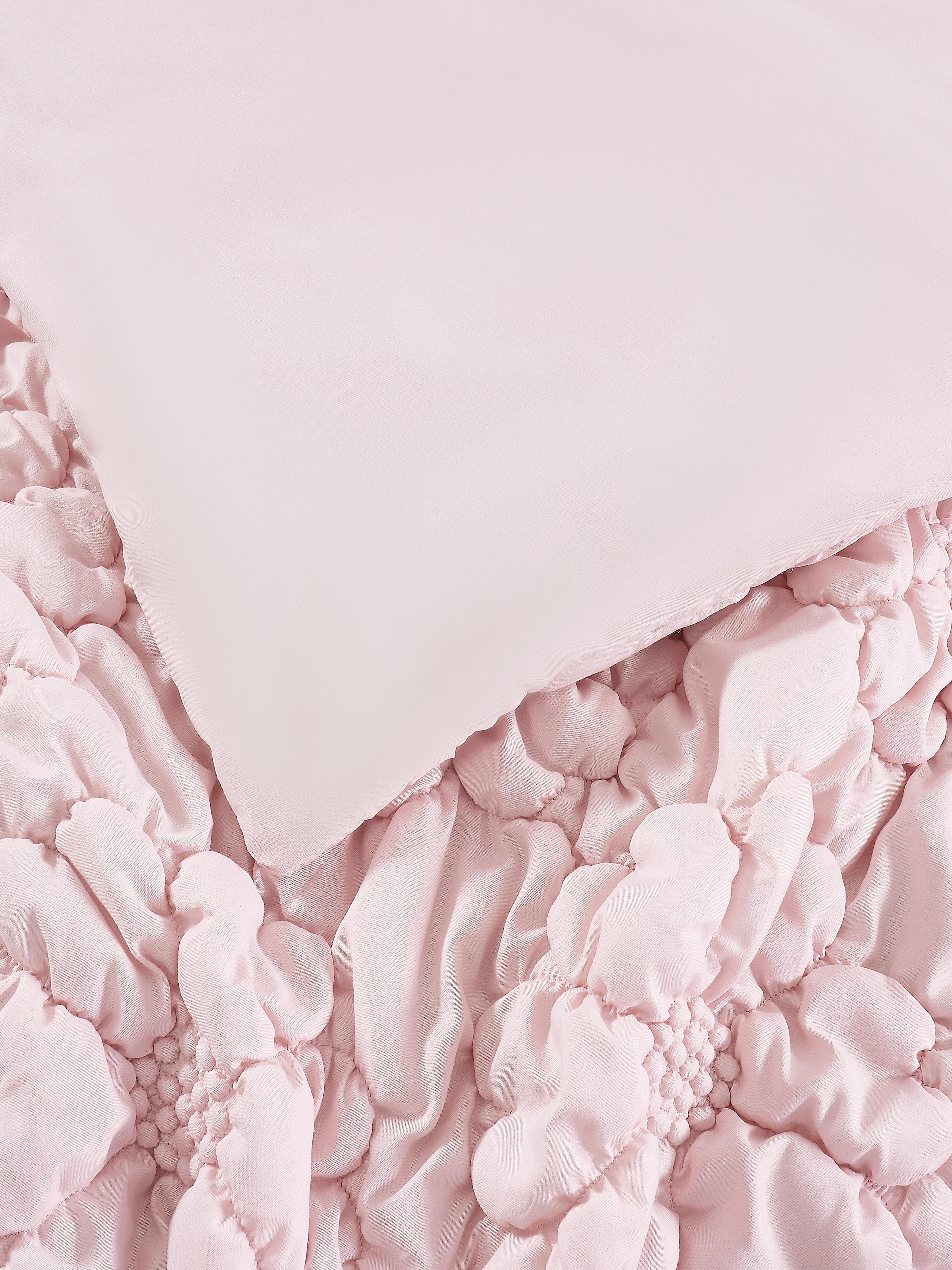 Bettwäscheset mit voluminösem Blumenmuster, Doppelbett