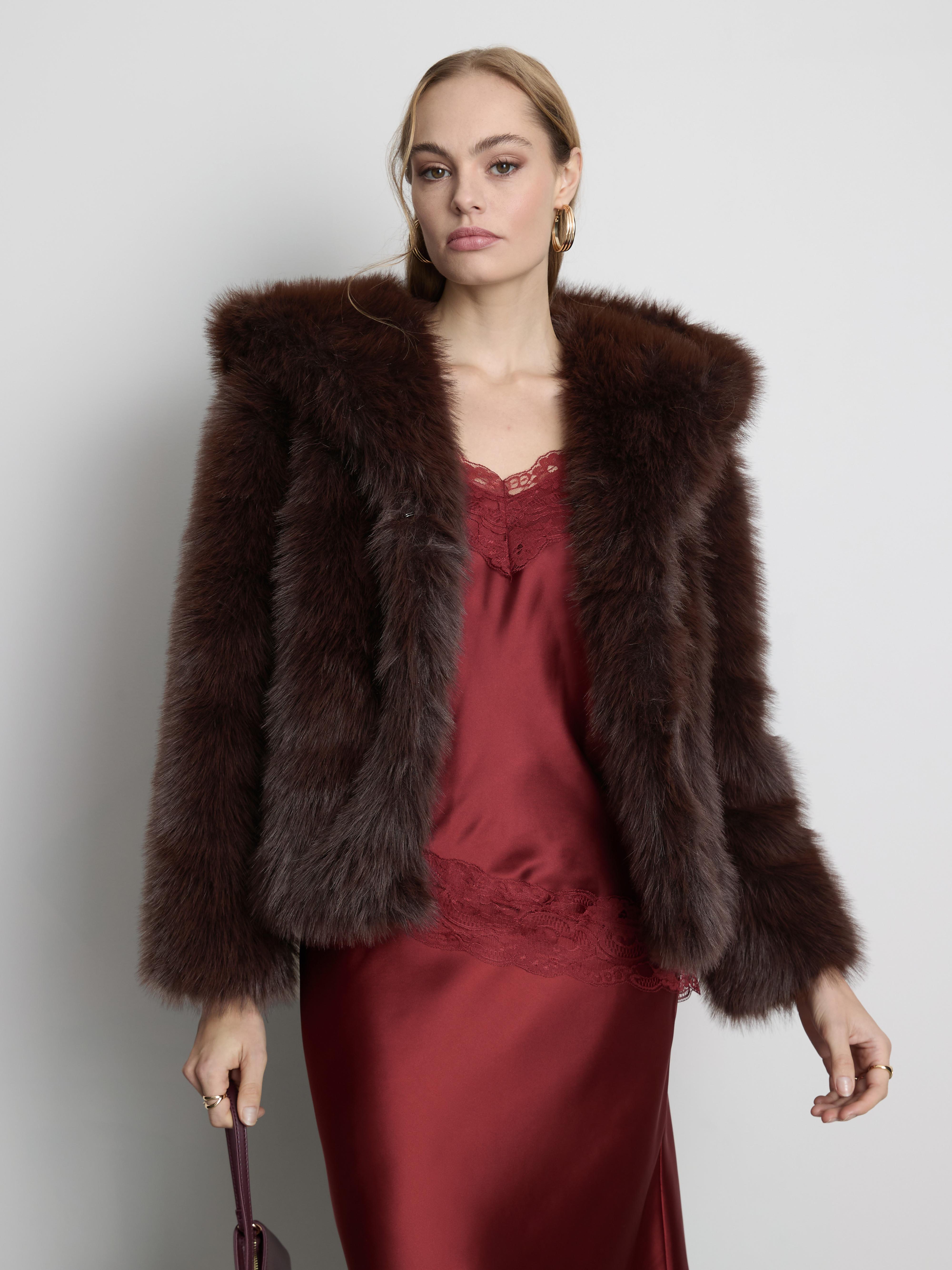 Veste à capuche en fausse fourrure de luxe