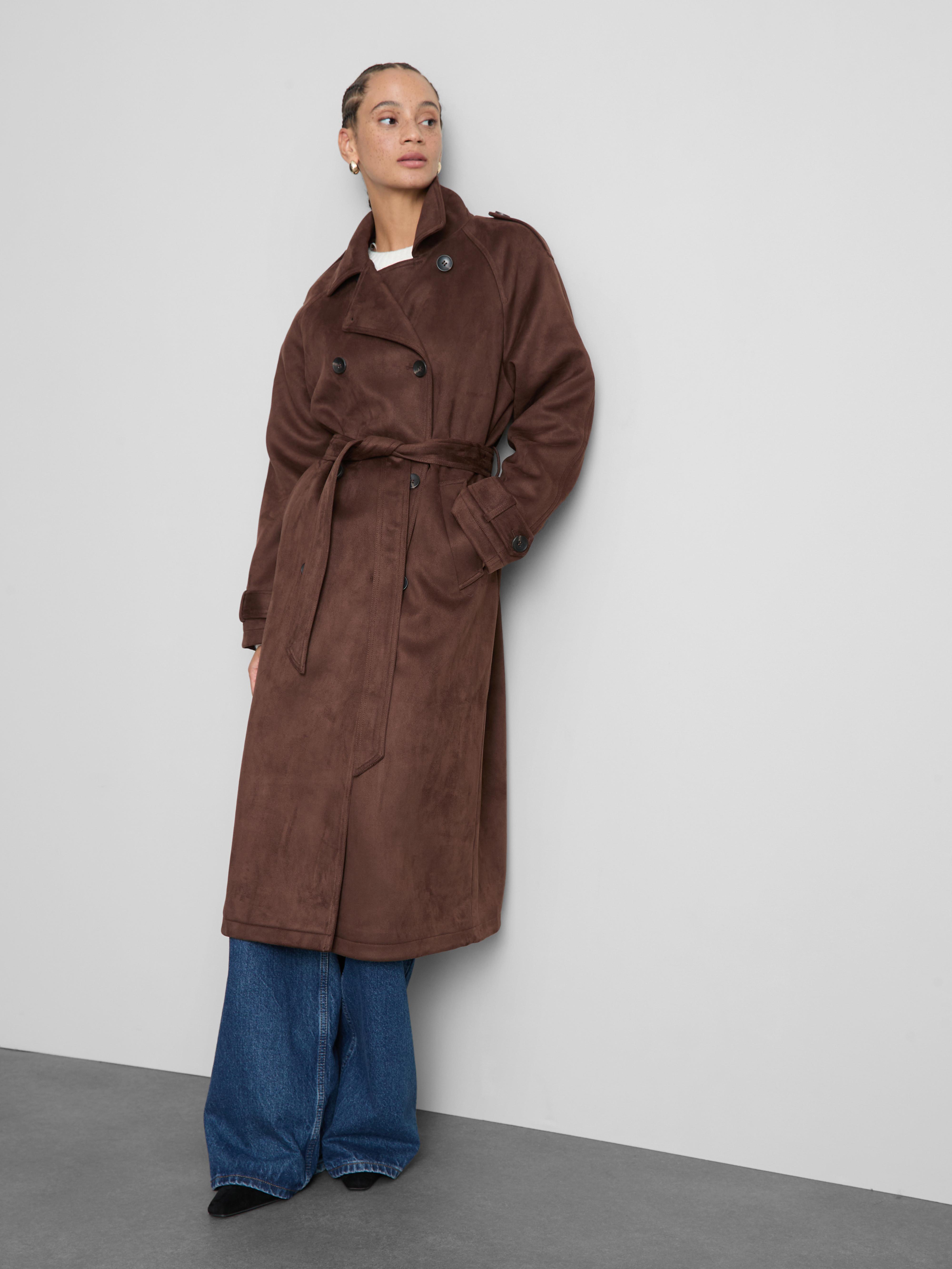 Trenchcoat van suèdine Paula Echevarría