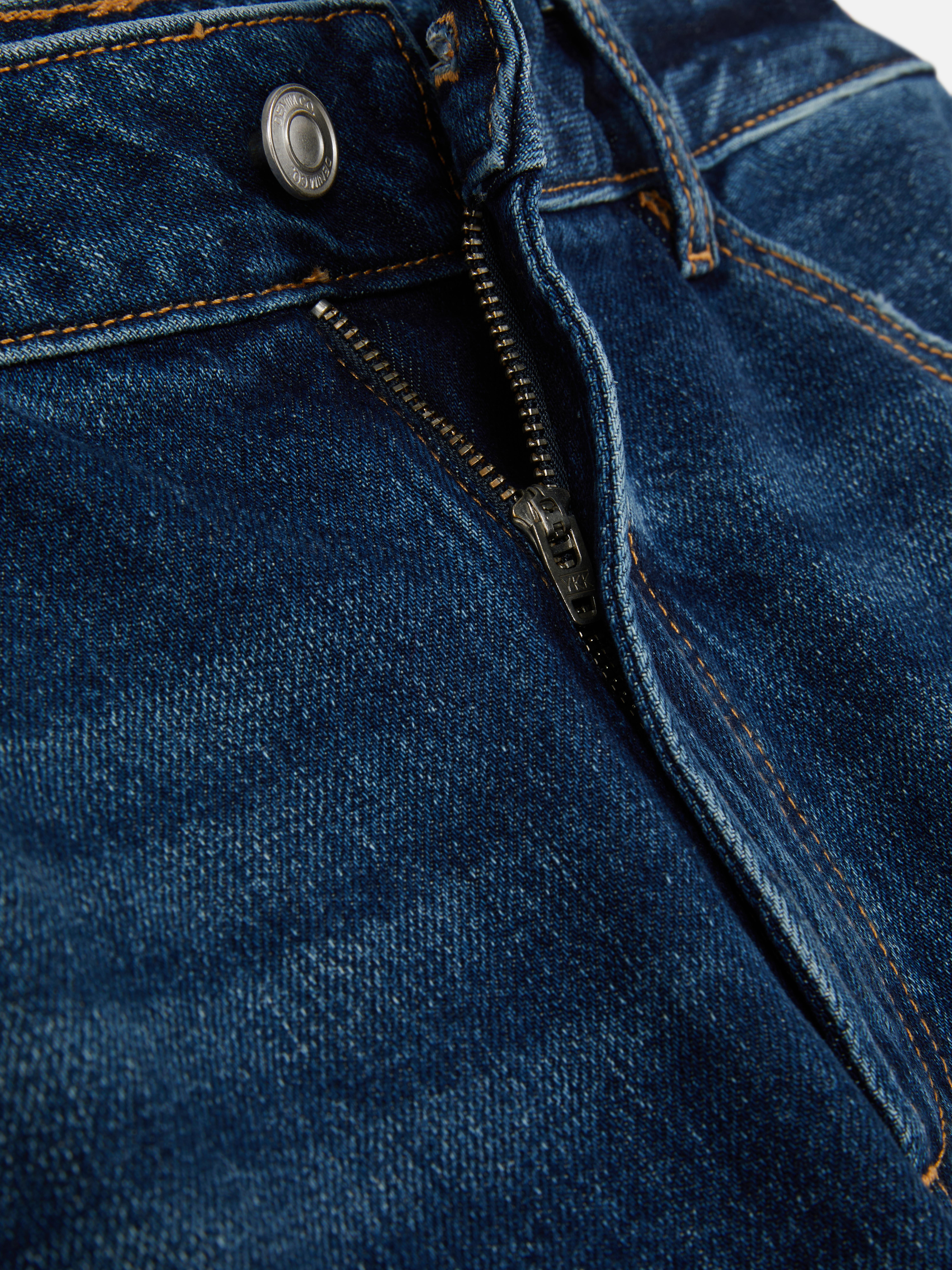 Mid-Rise Barrel Leg Jeans