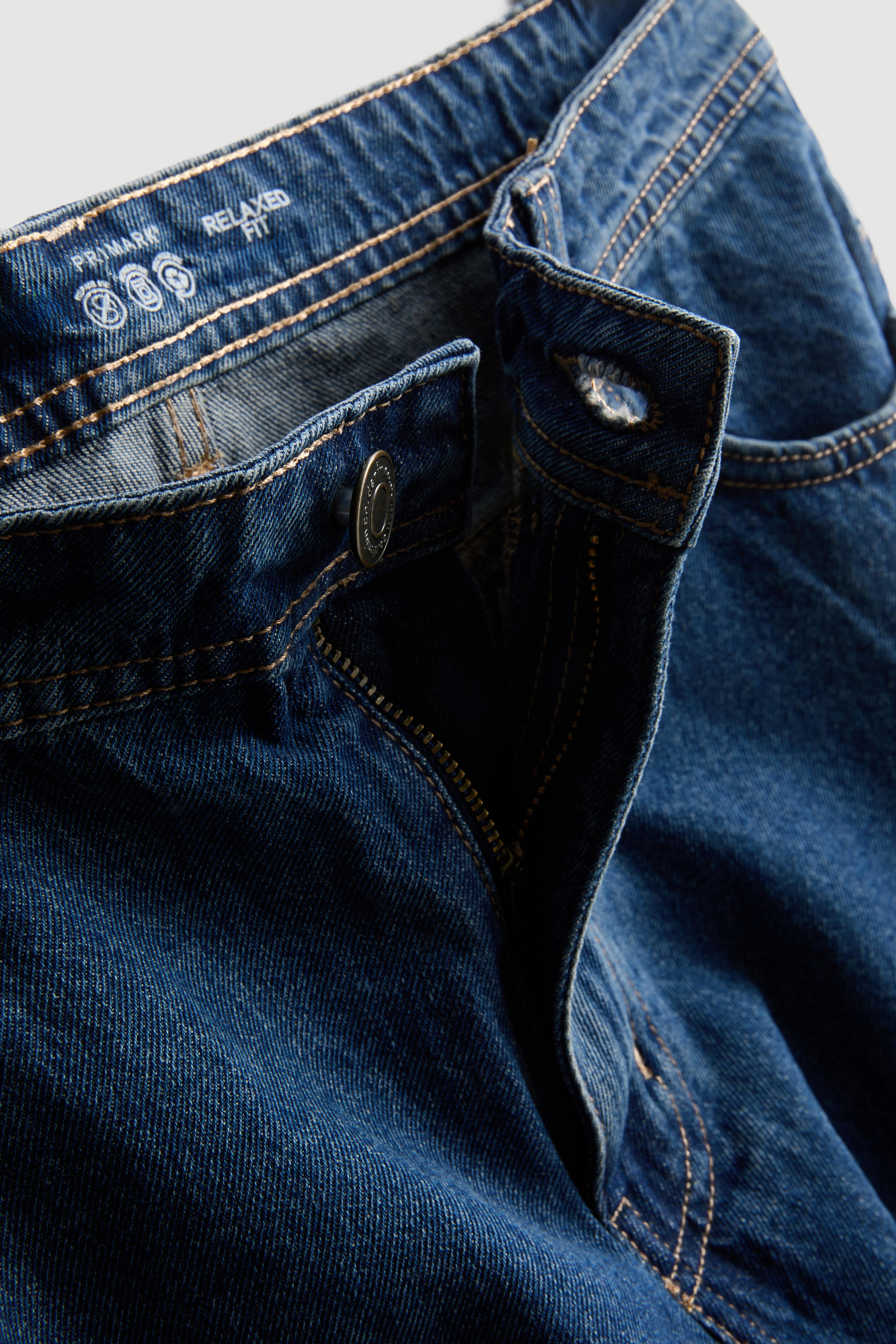 Mid-Rise Relaxed Jeans