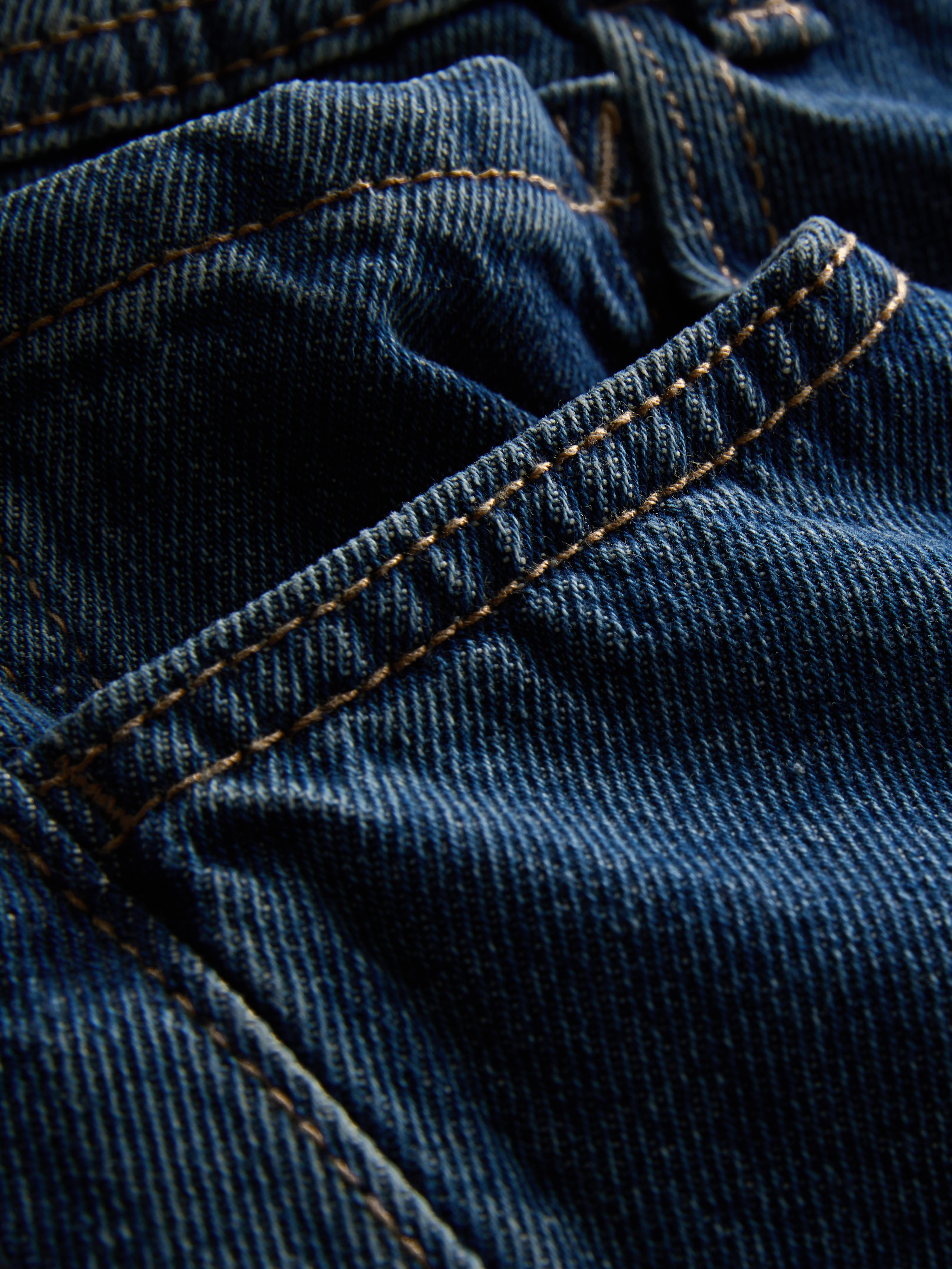 Mid-Rise Relaxed Jeans