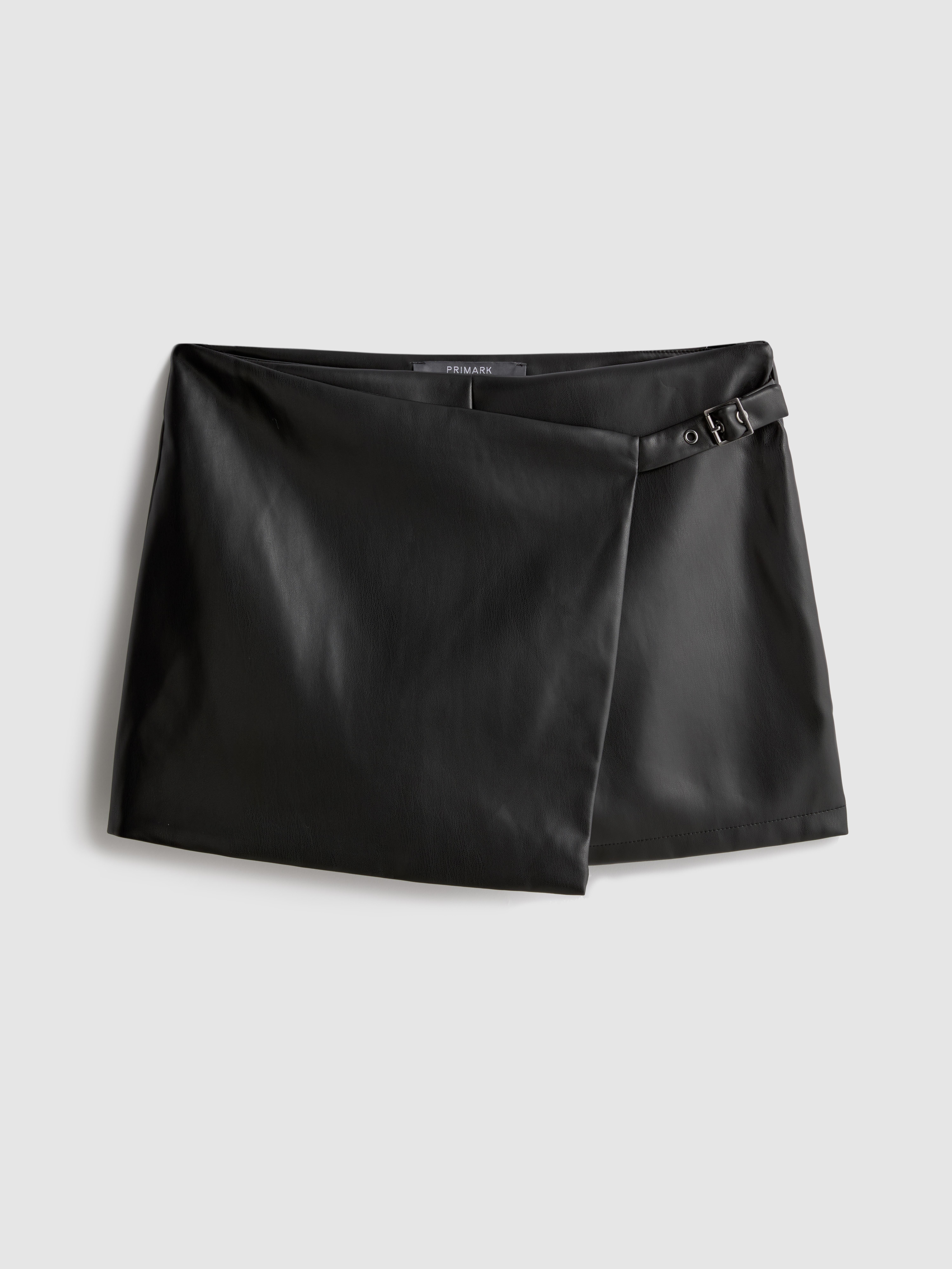 Falda pantalón de piel sintética