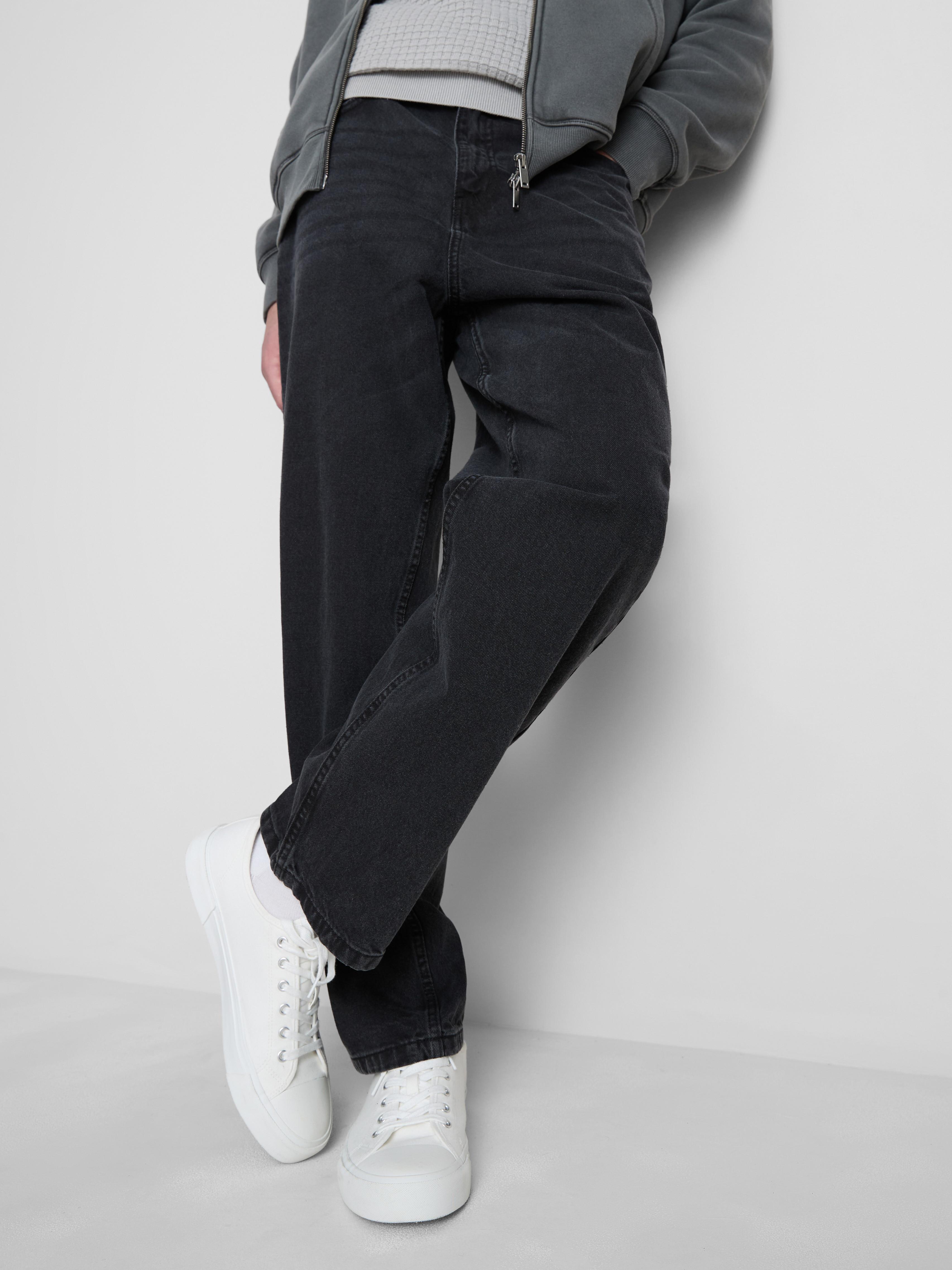 Mid-Rise Relaxed Straight Leg Jeans