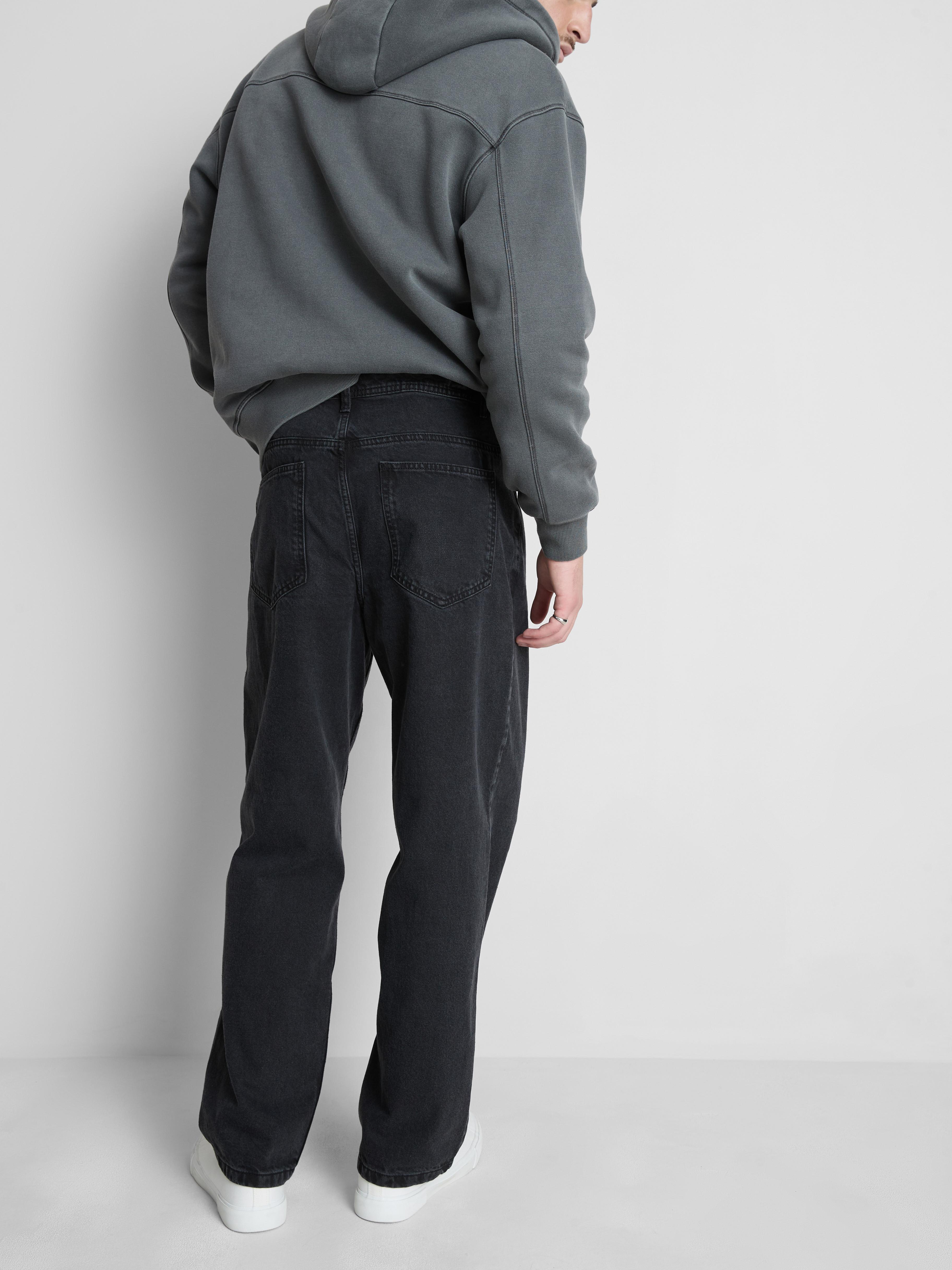 Mid-Rise Relaxed Straight Leg Jeans