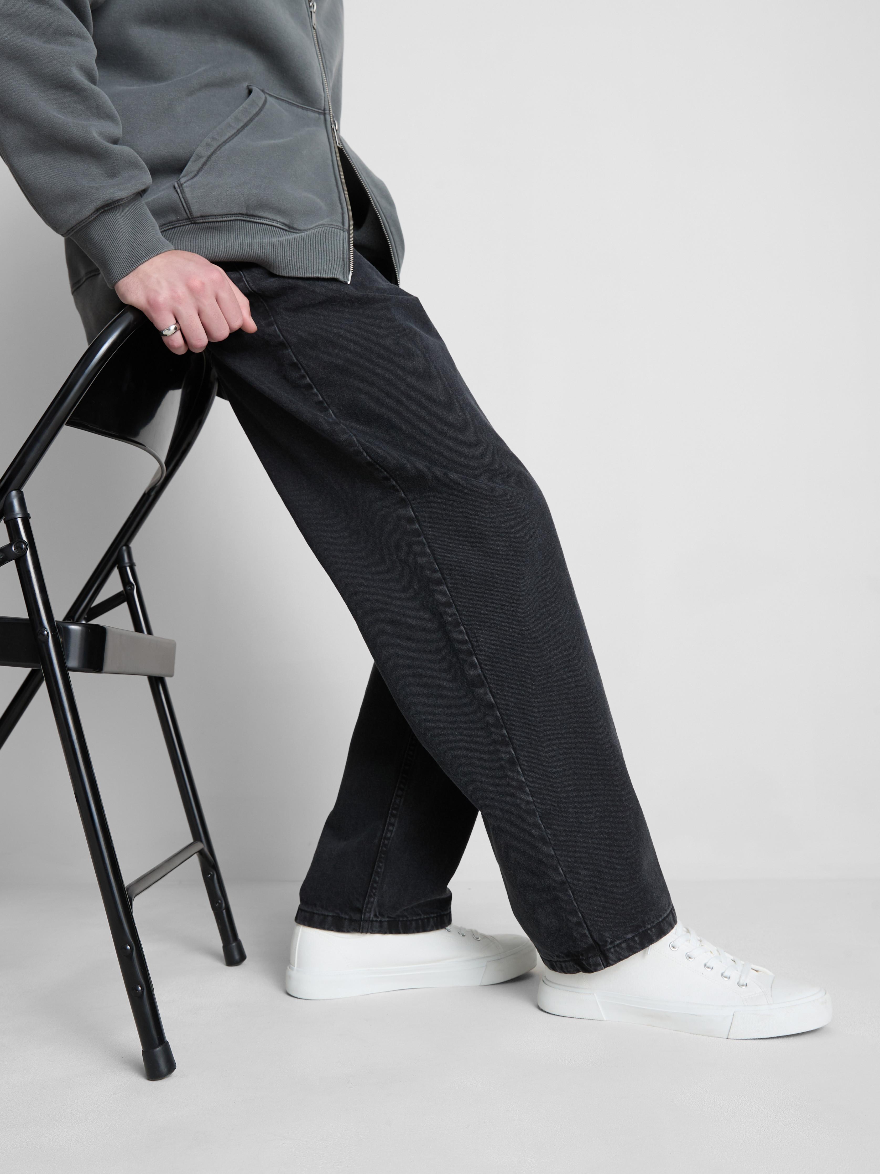 Mid-Rise Relaxed Straight Leg Jeans