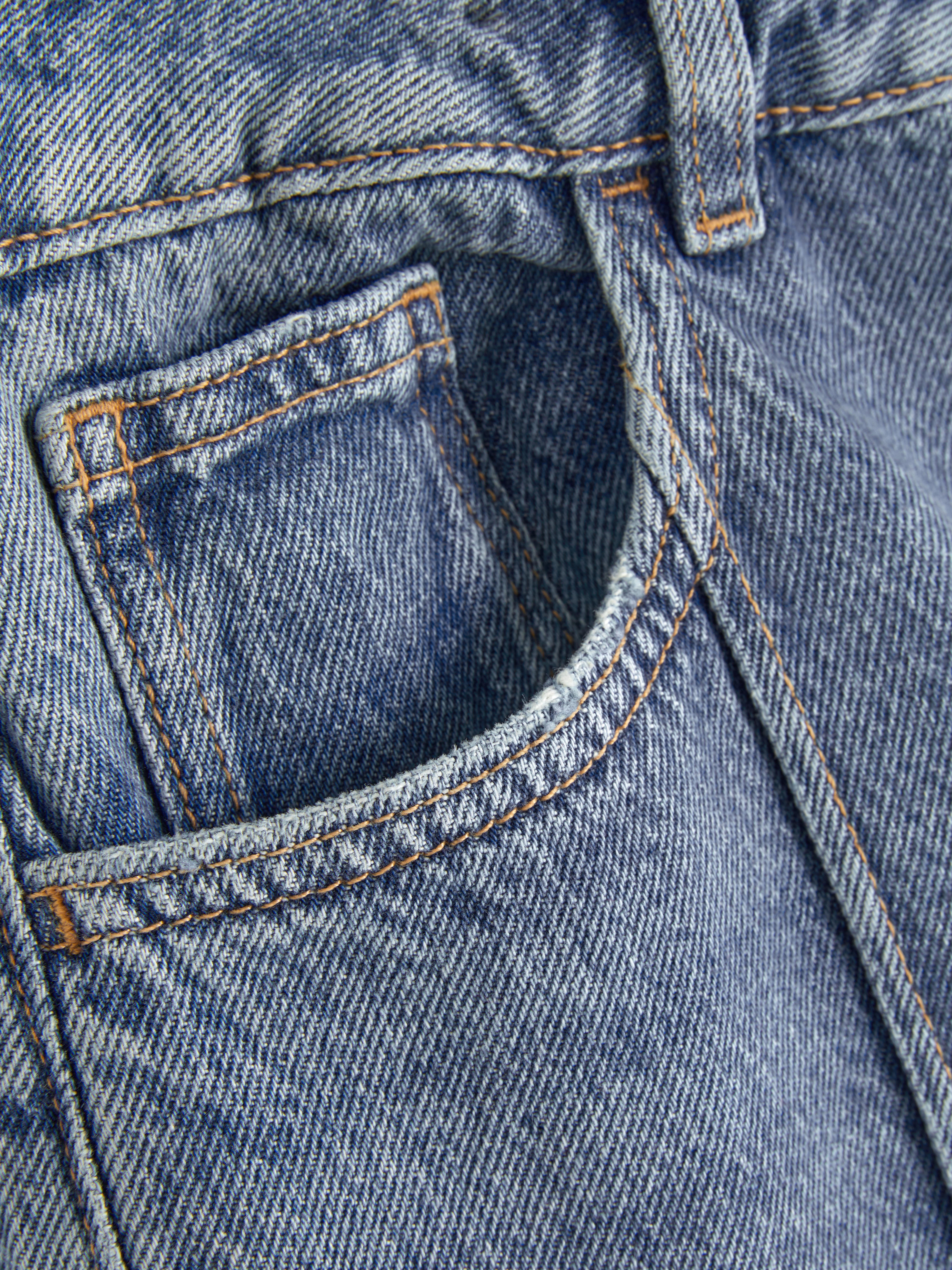 Jeans a vita media larghi con nervature