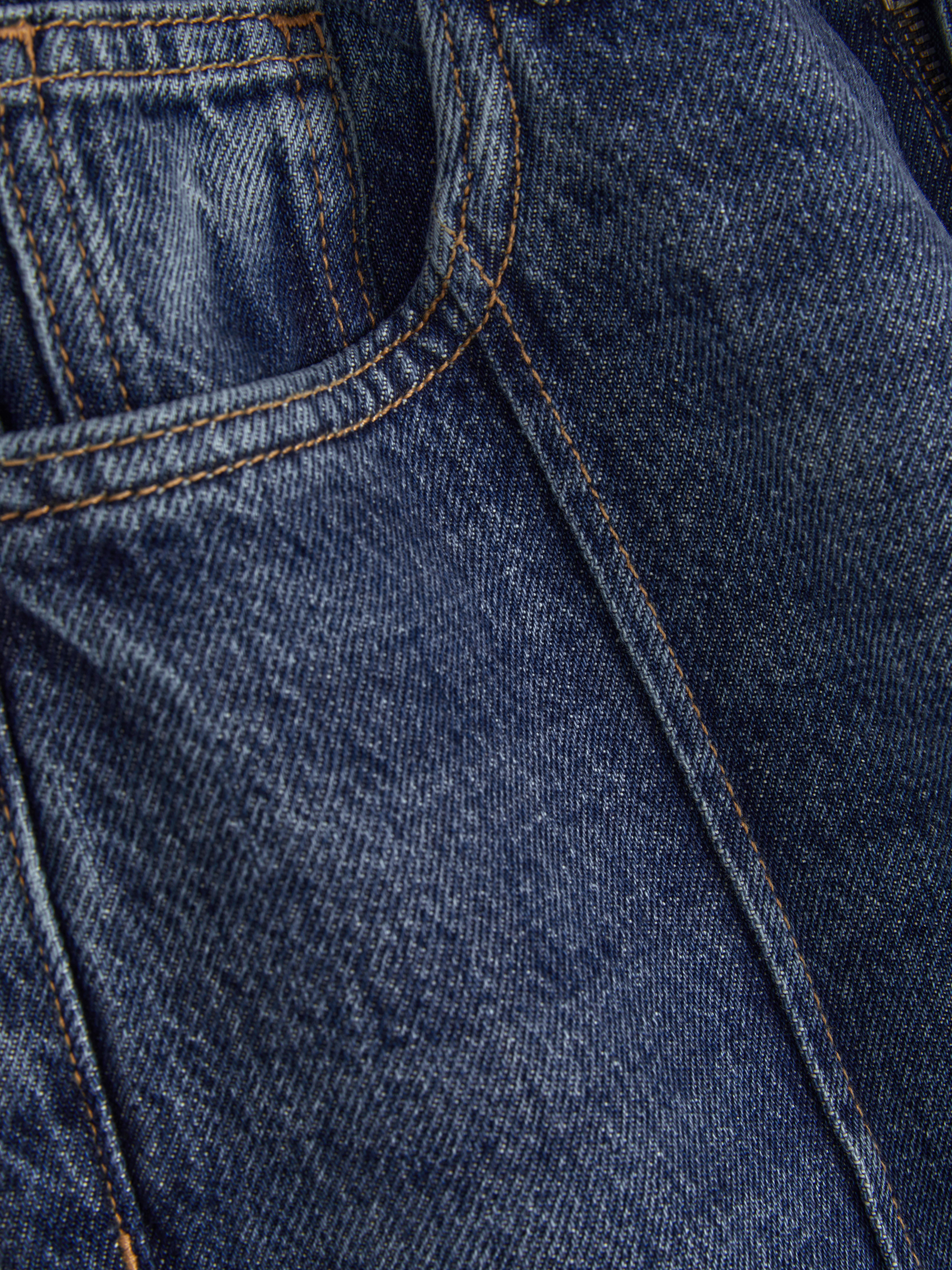Mid-Rise Wide Leg Pintuck Jeans