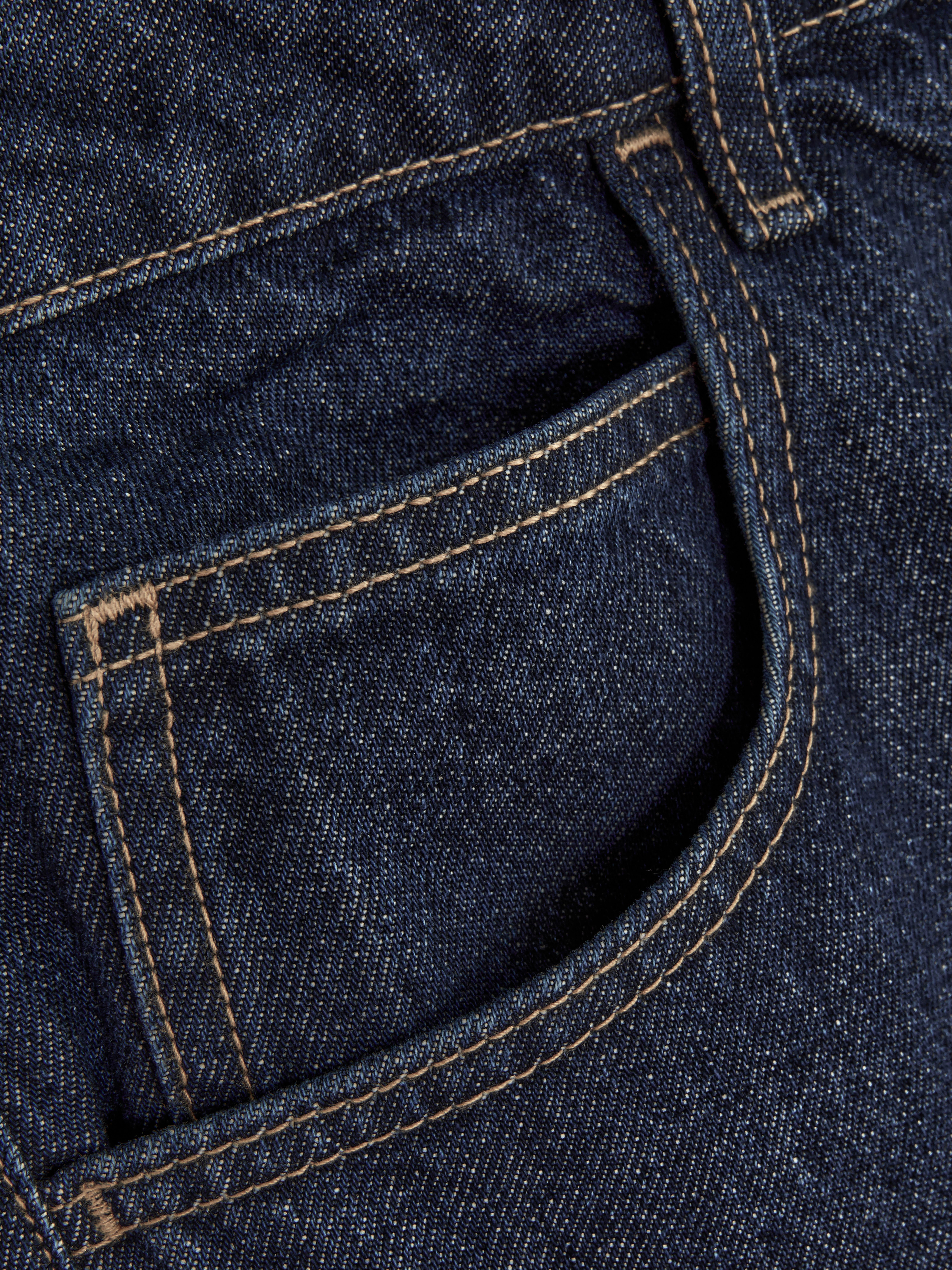 Mid-Rise Baggy Jeans