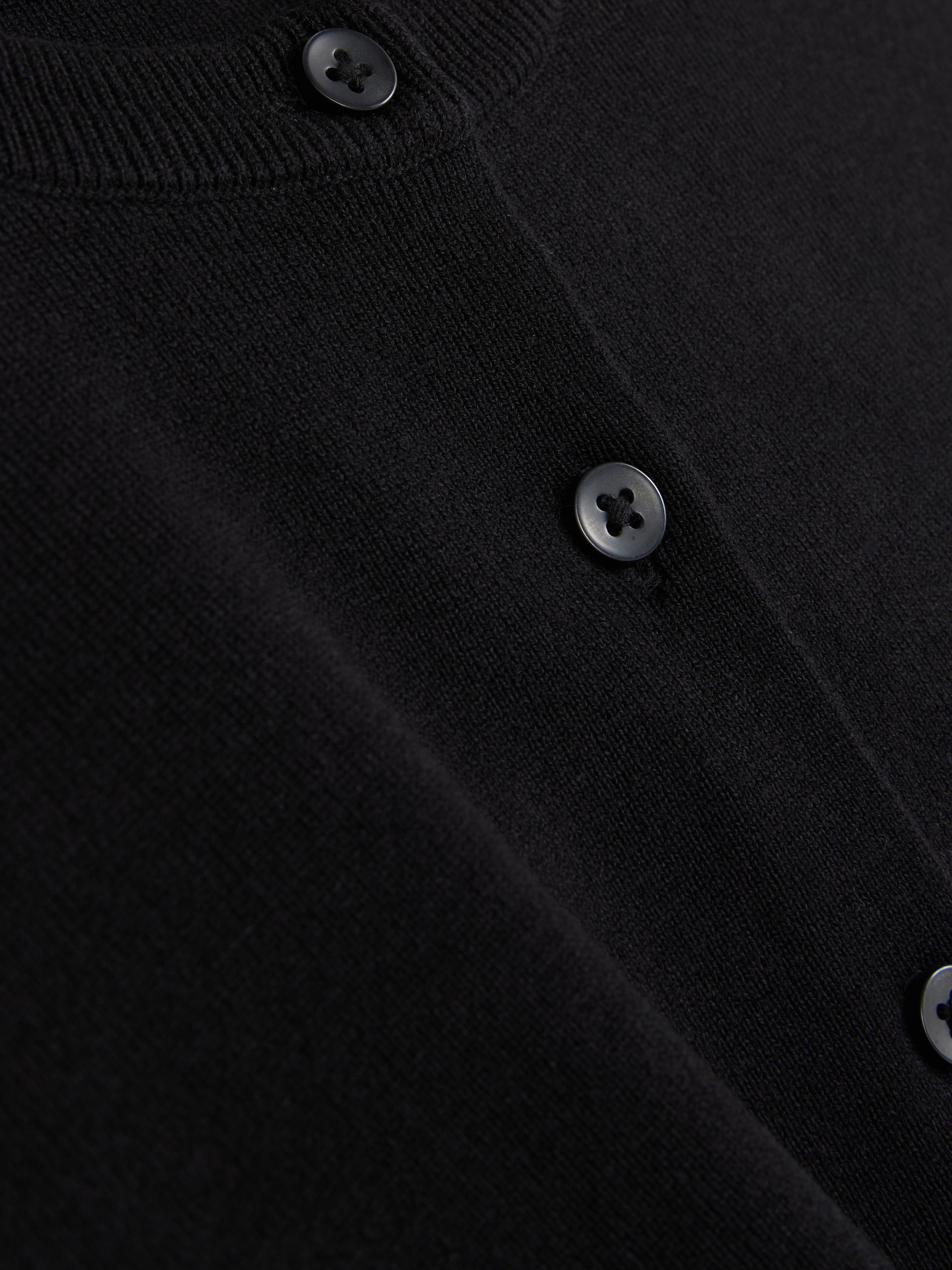 Kurzer Cardigan mit Knopfleiste