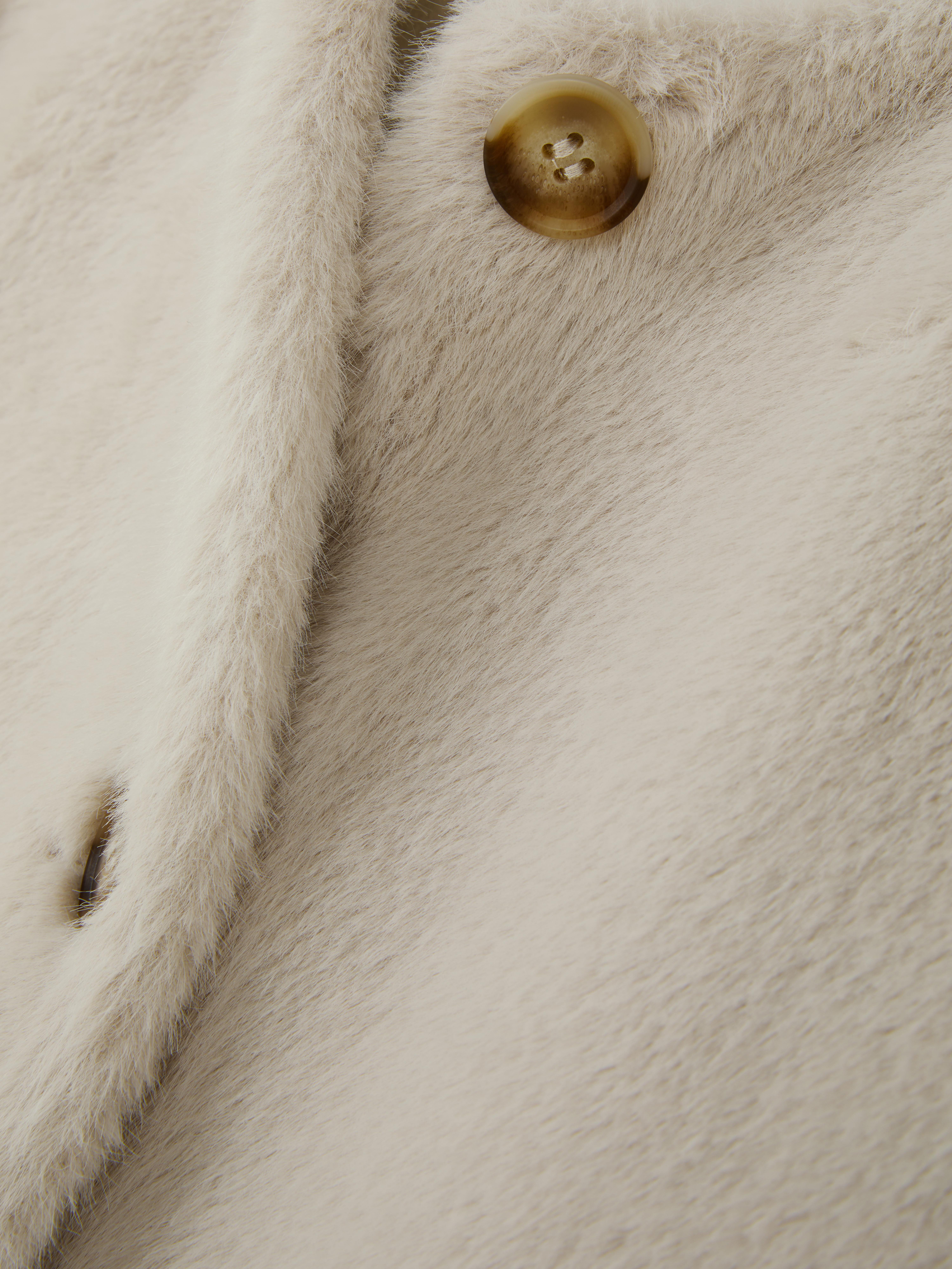 Veste courte duveteuse Paula Echevarría