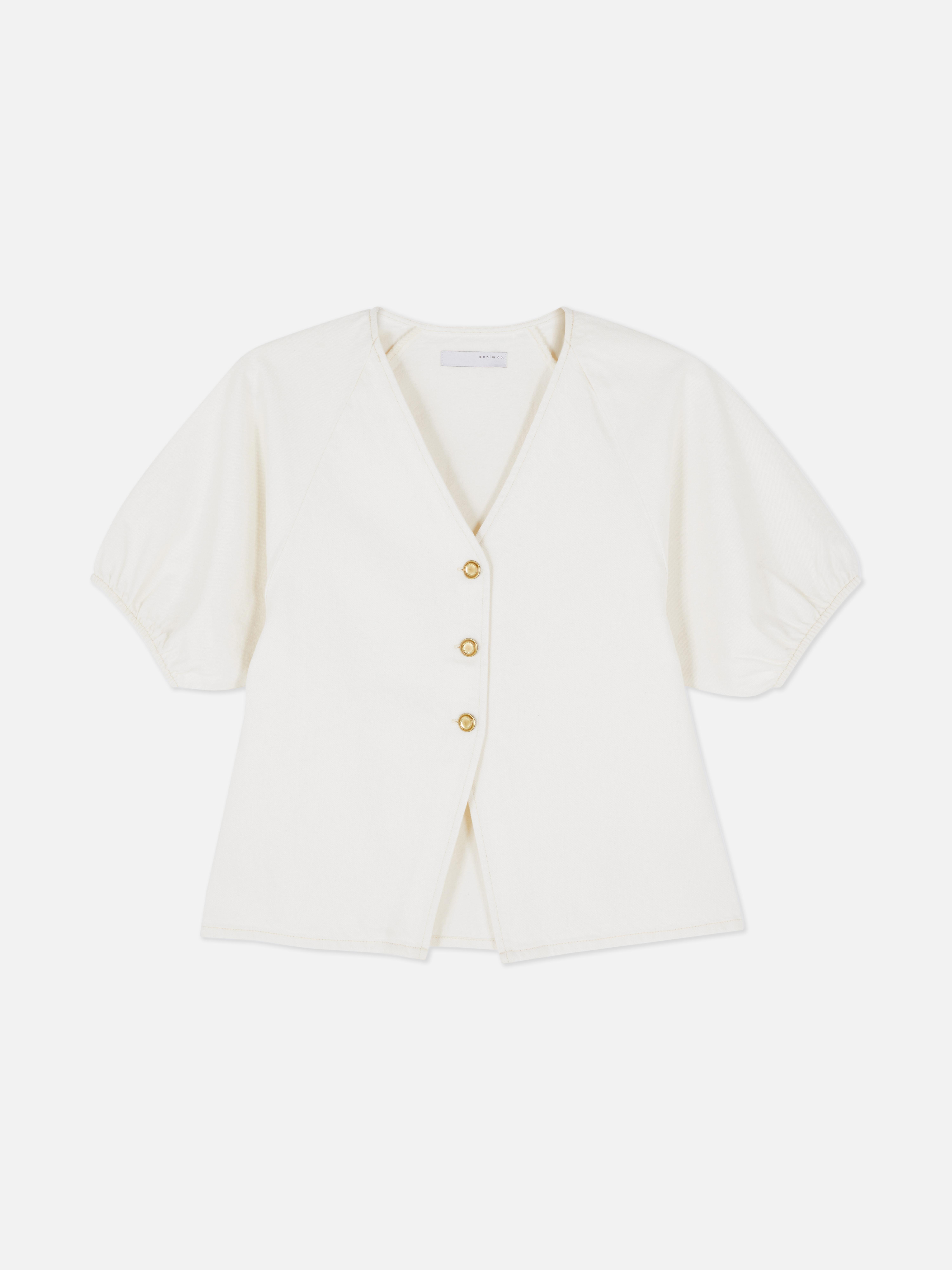 Blusa vaquera con cuello de pico y mangas abombadas
