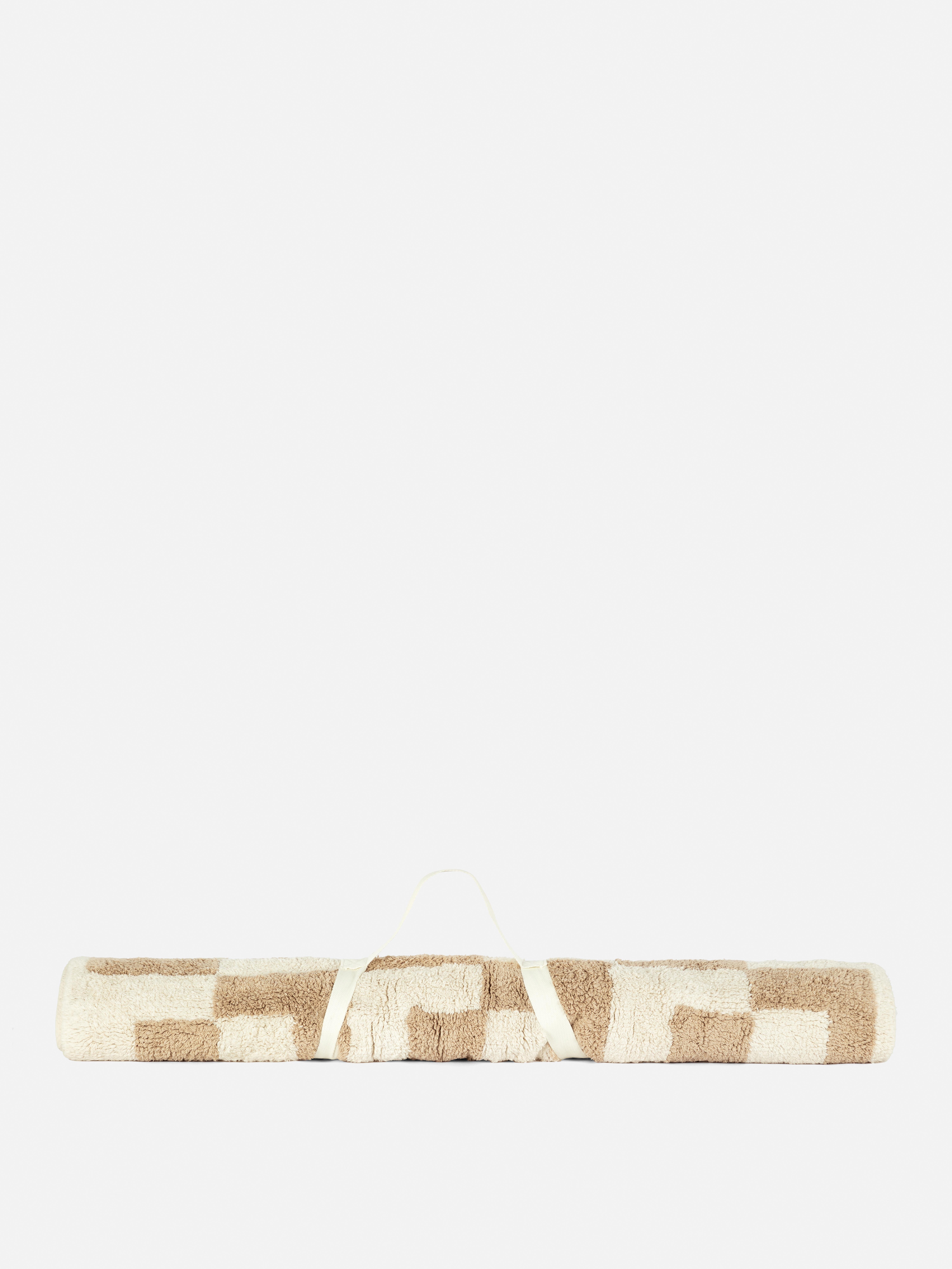 Groot geometrisch vloerkleed