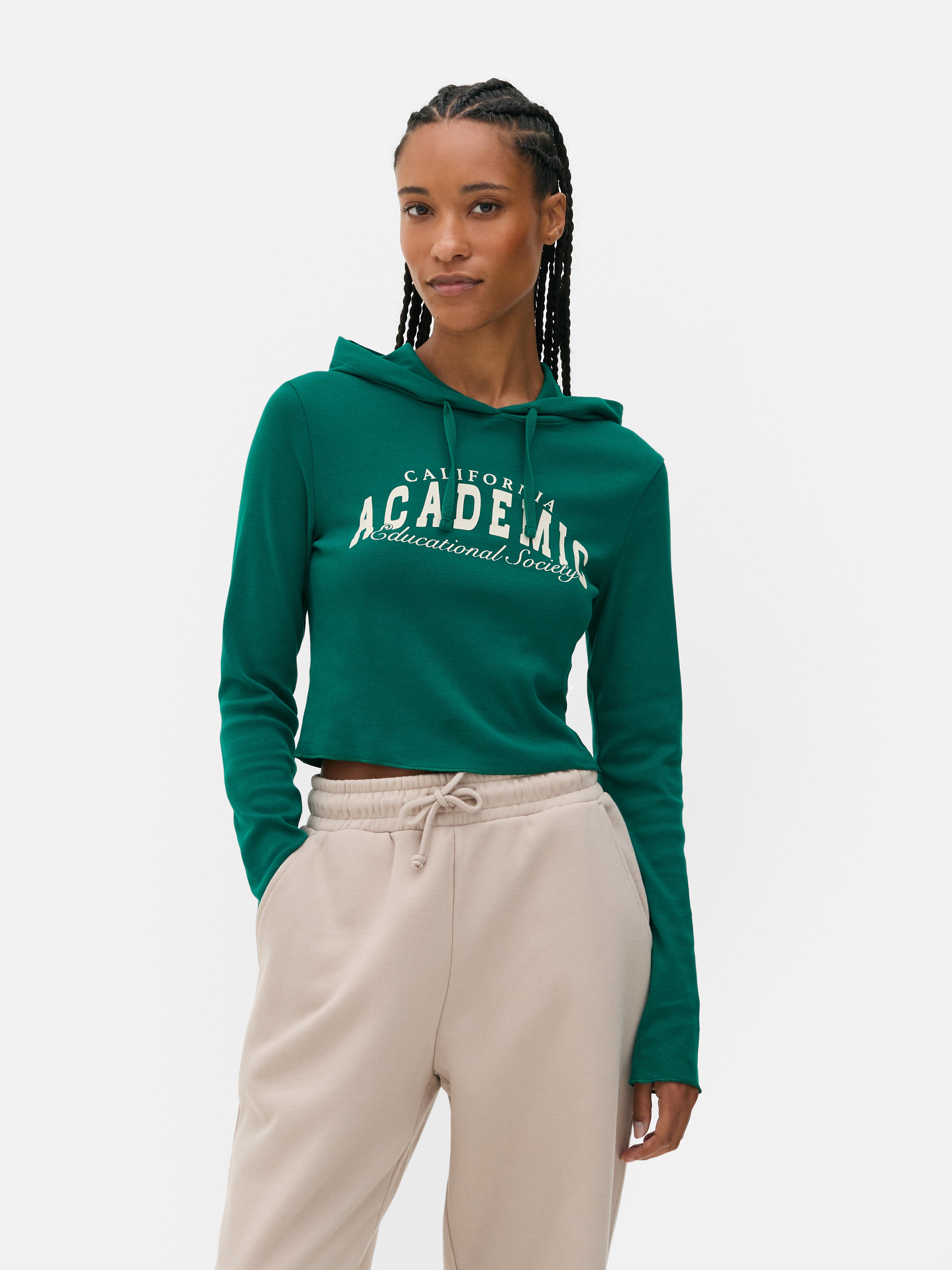 Sudadera corta universitaria con capucha