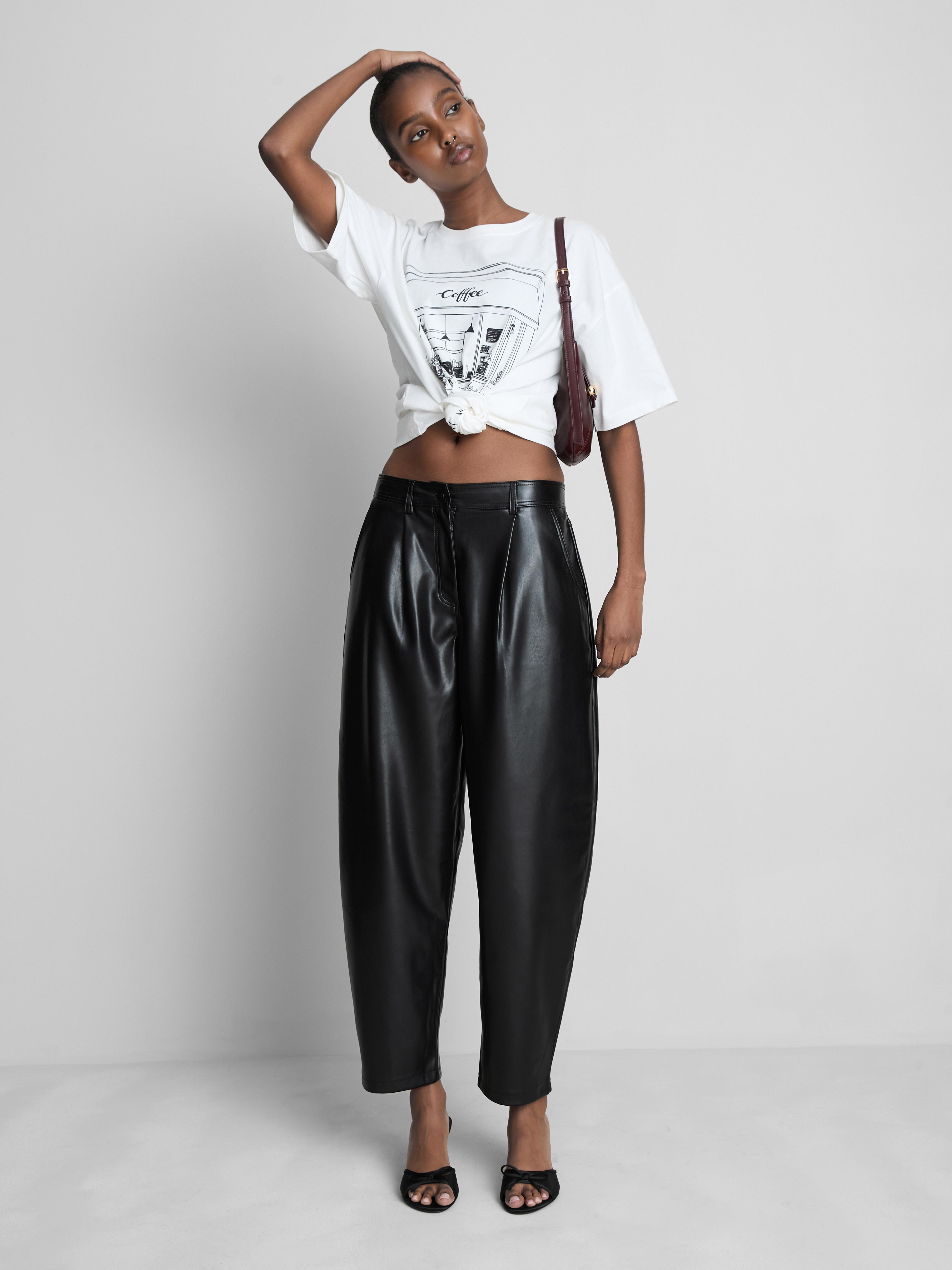 Pantalon coupe ballon en simili cuir