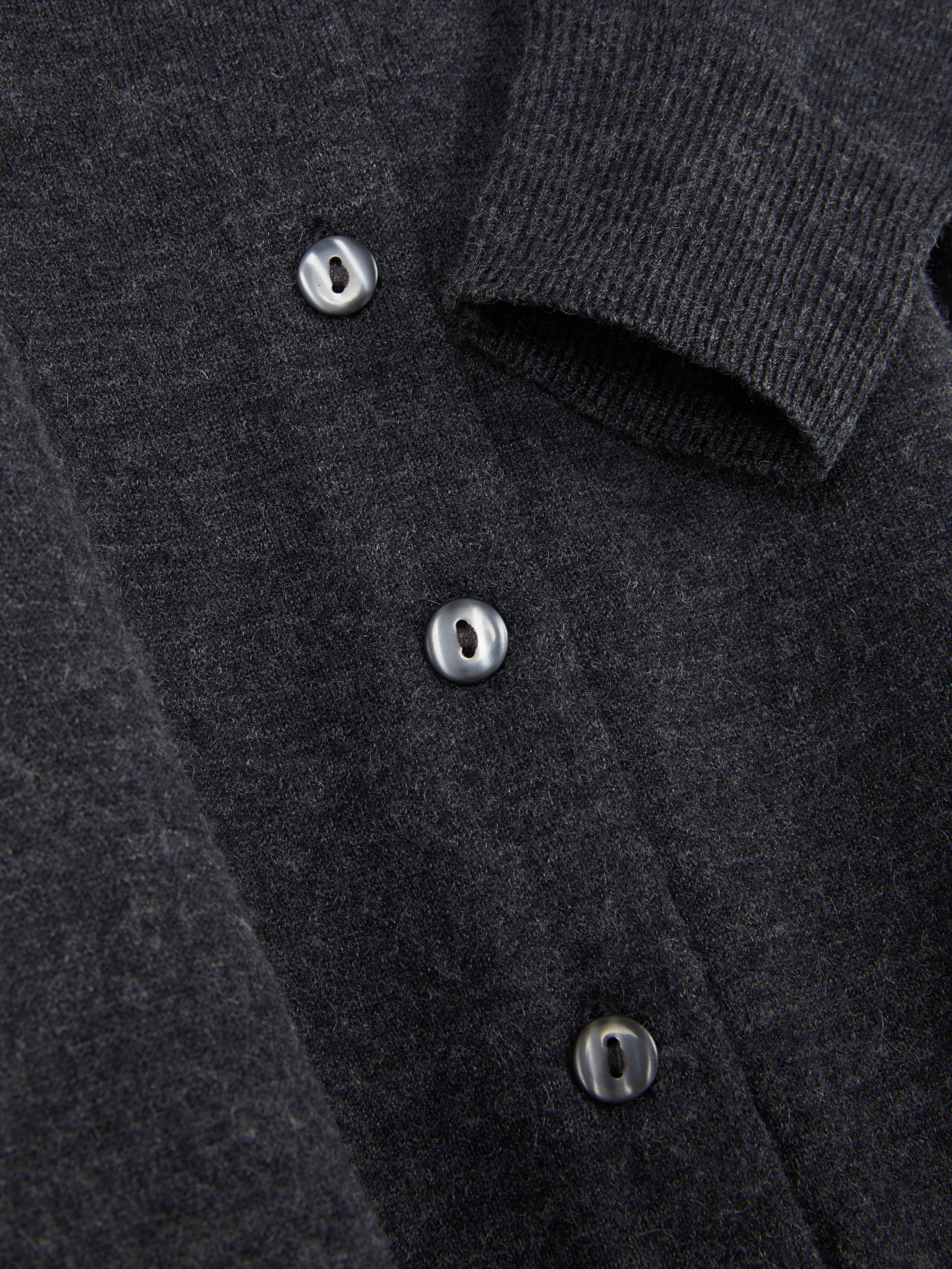 Cardigan girocollo a maniche lunghe