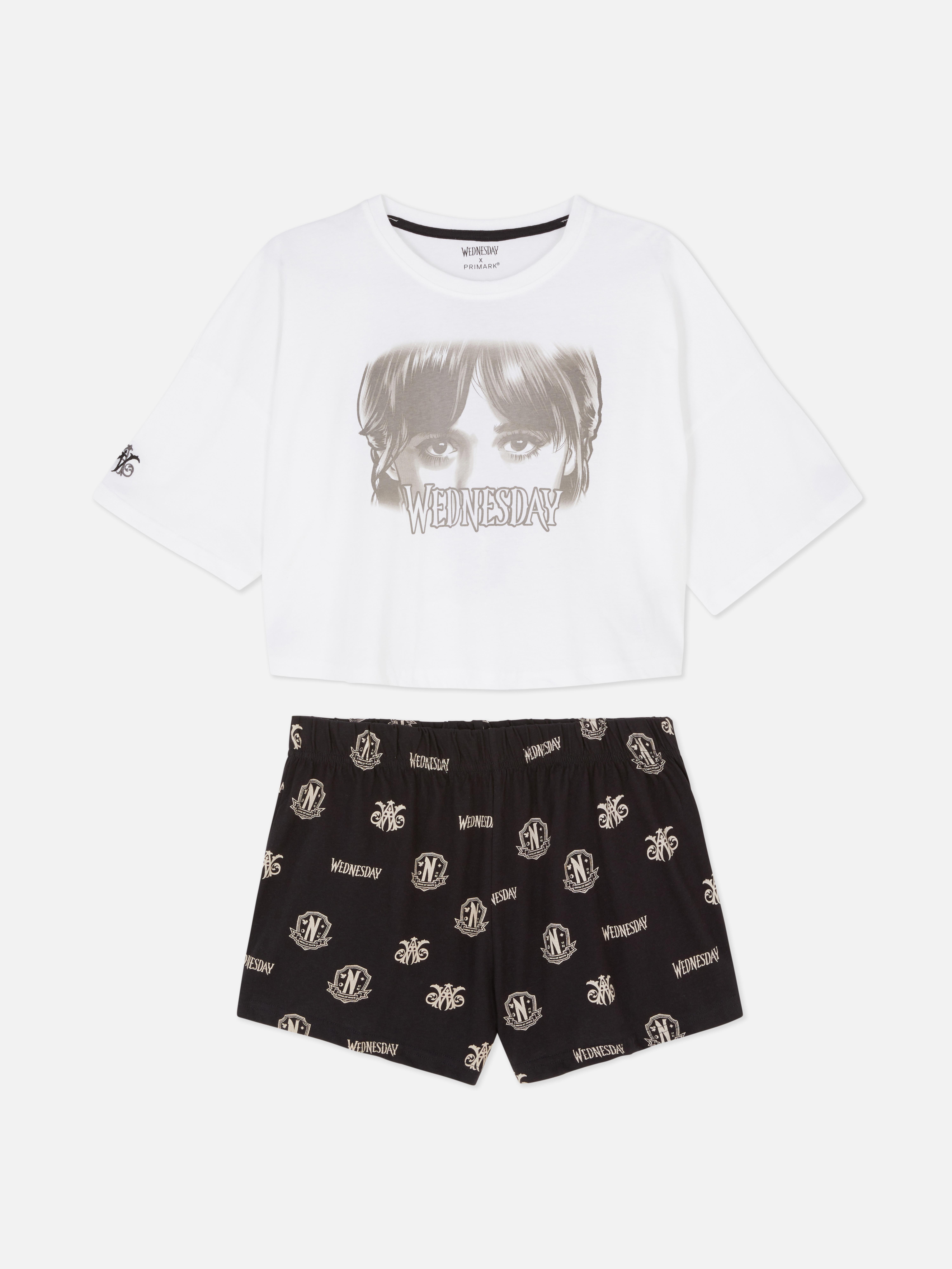 Pijama corto con estampado de Miércoles Addams