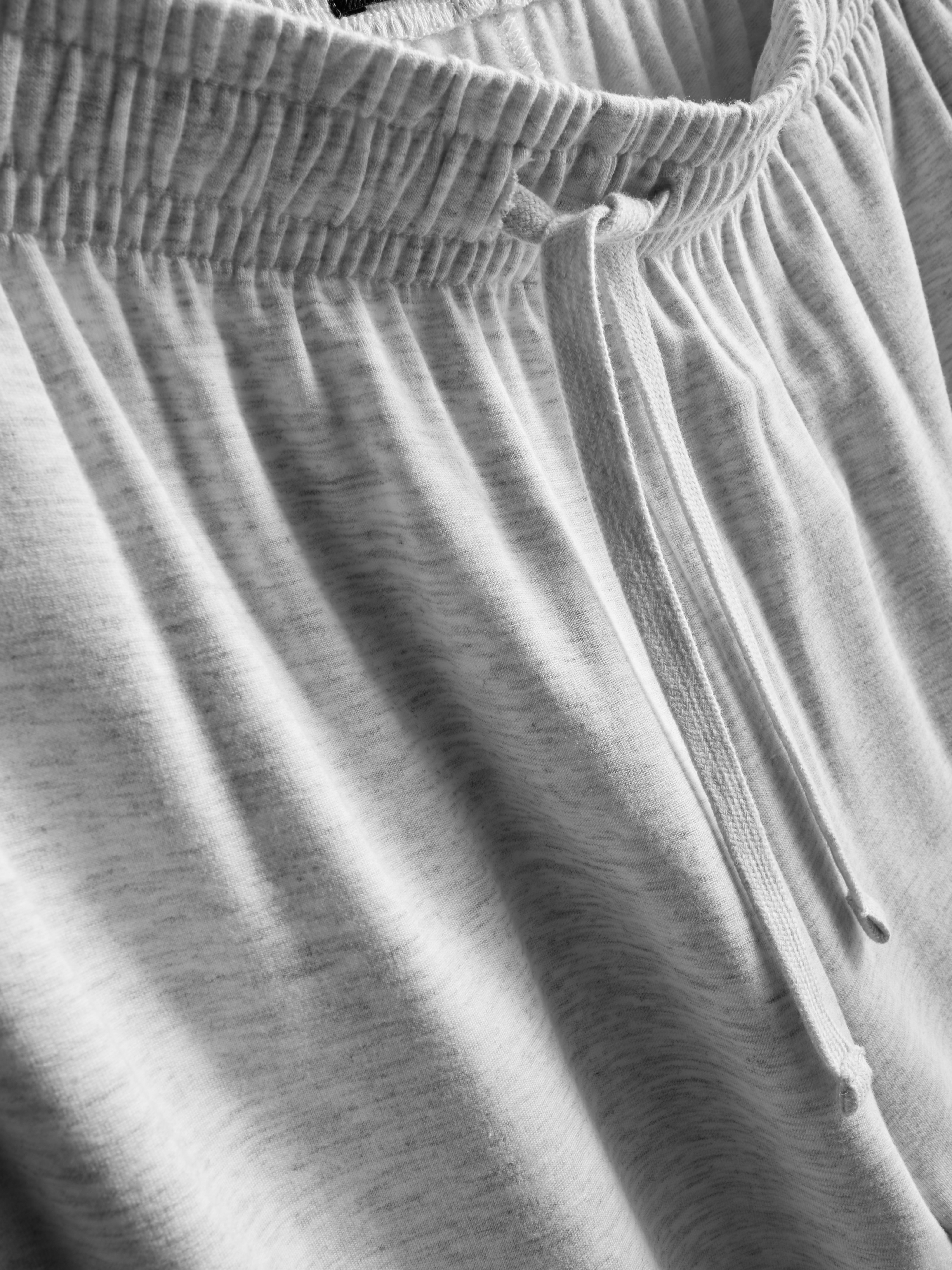 Men's Gray Heather Cuffed-Leg Drawstring Pajama Bottoms