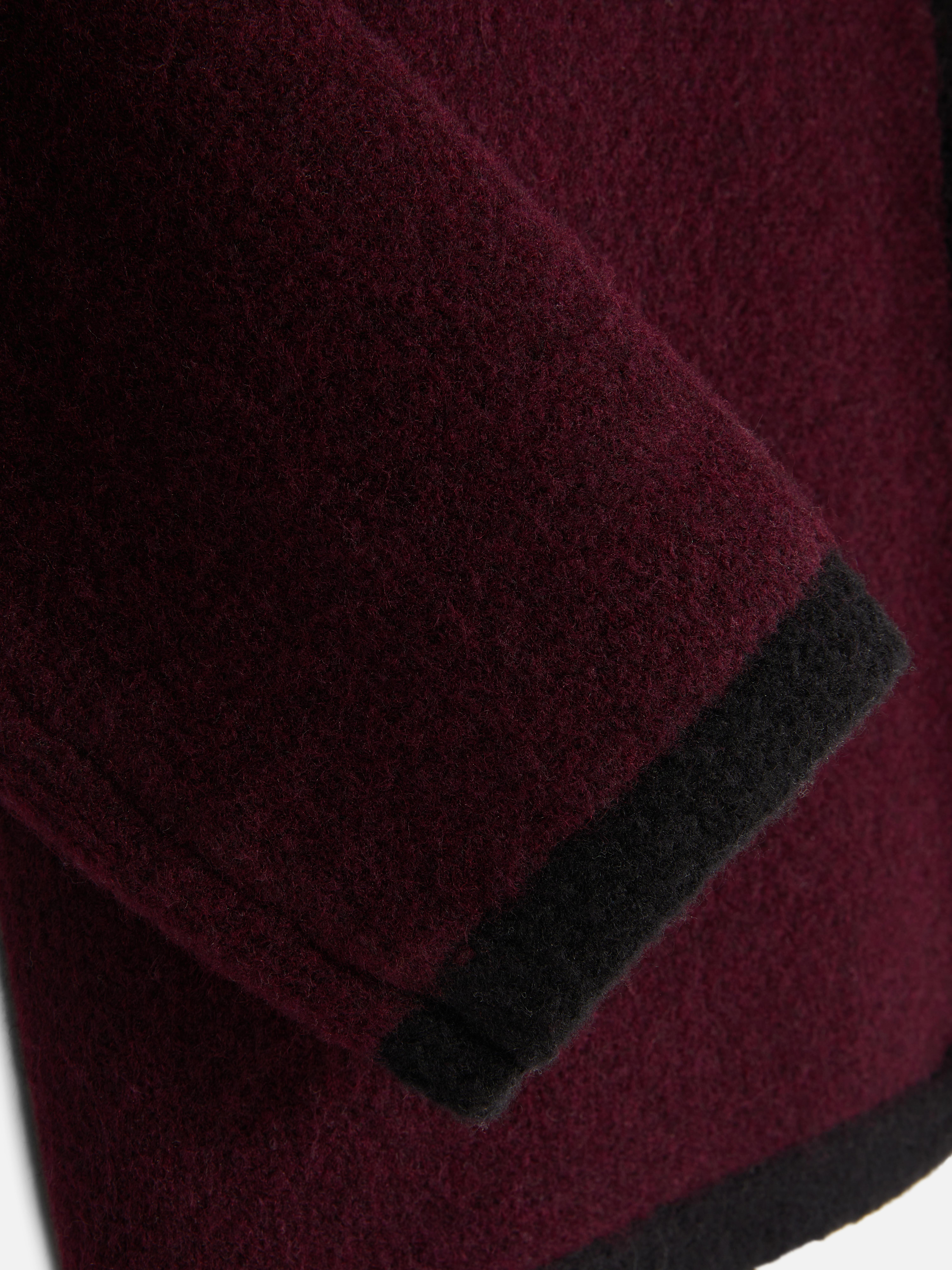 Cardigan mit Kontrastsaum und Knopfleiste