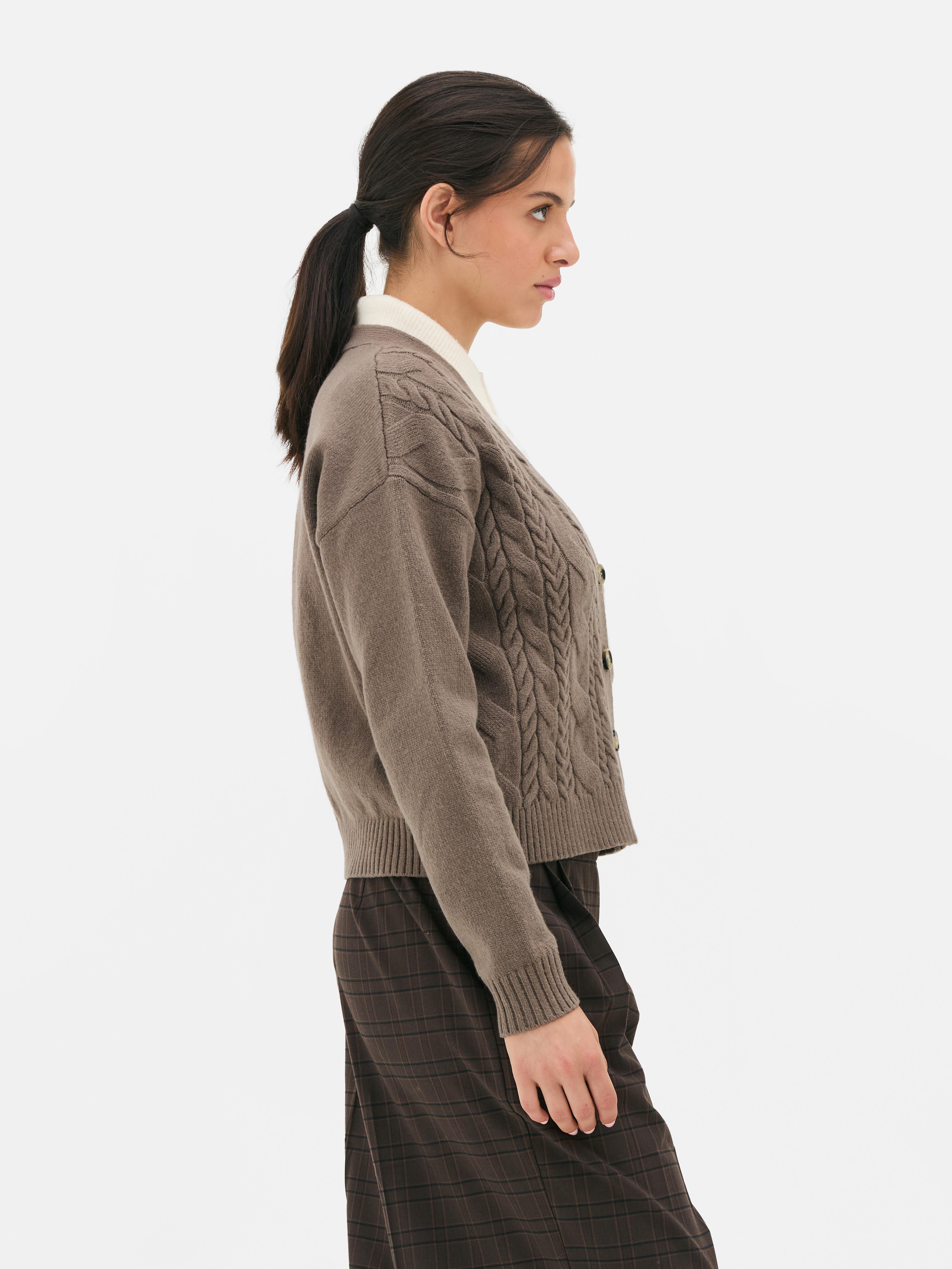 Cardigan in maglia a trecce spessa