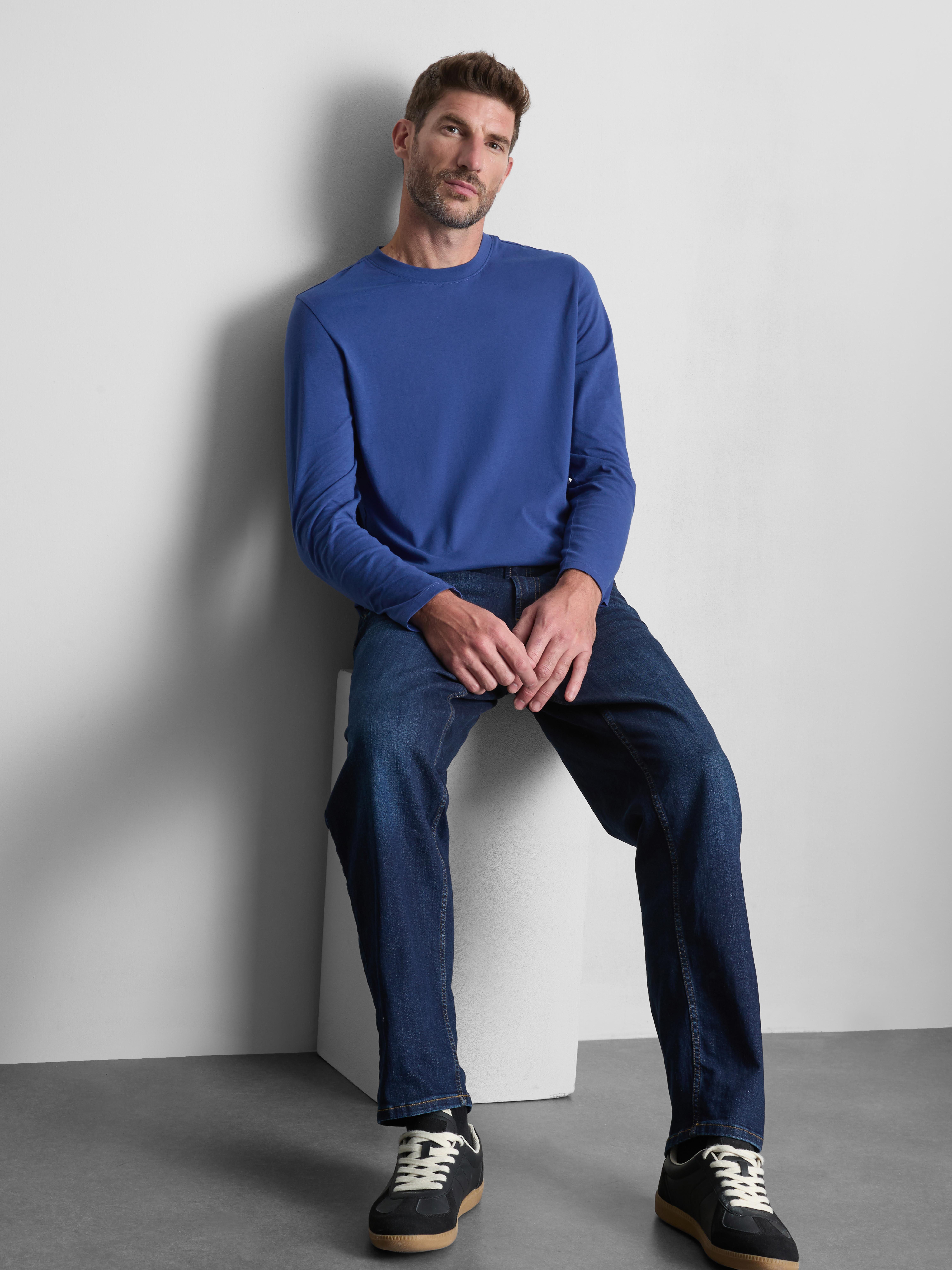 Essential Long Sleeve T-Shirt