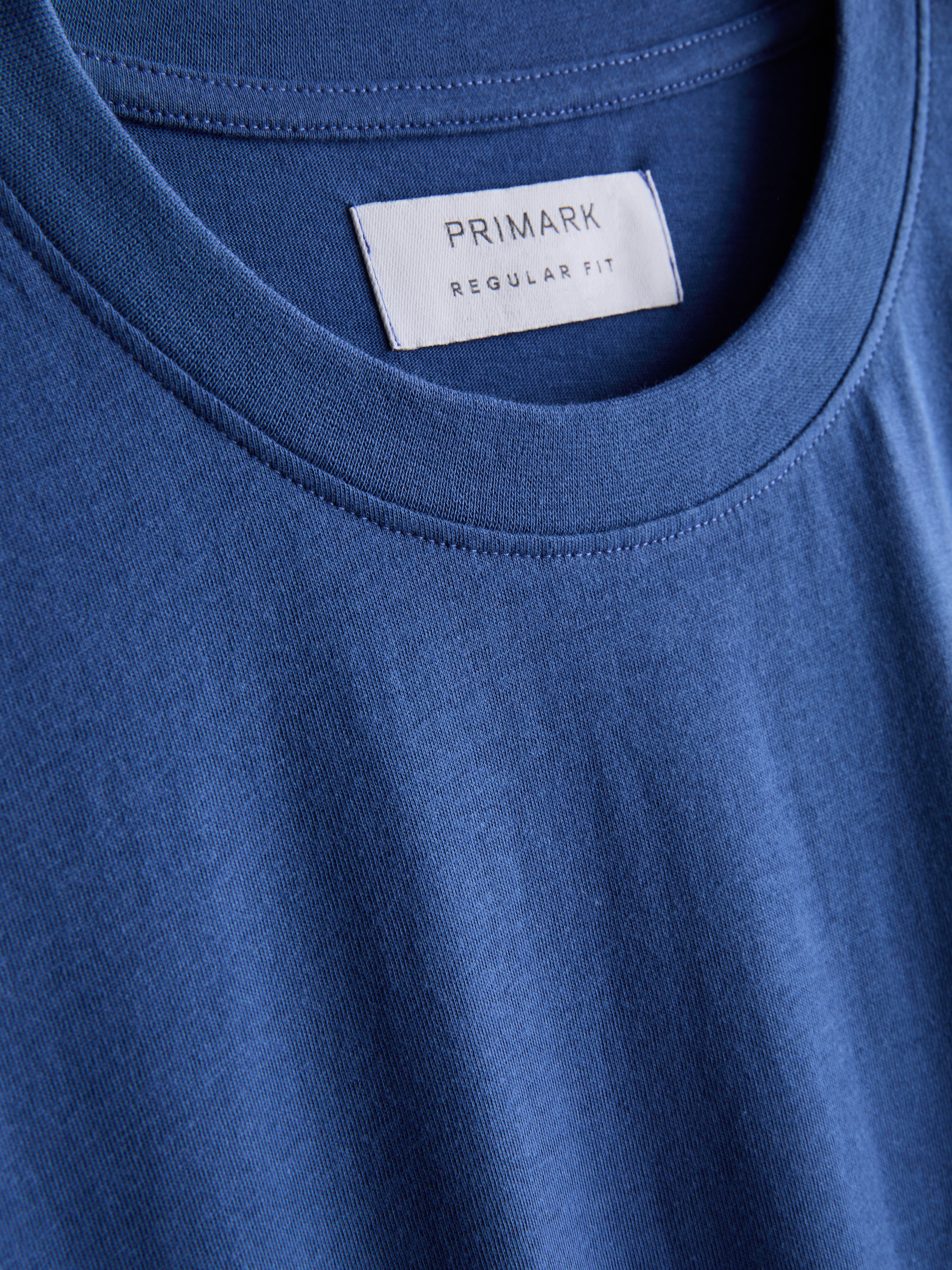 Essential Long Sleeve T-Shirt