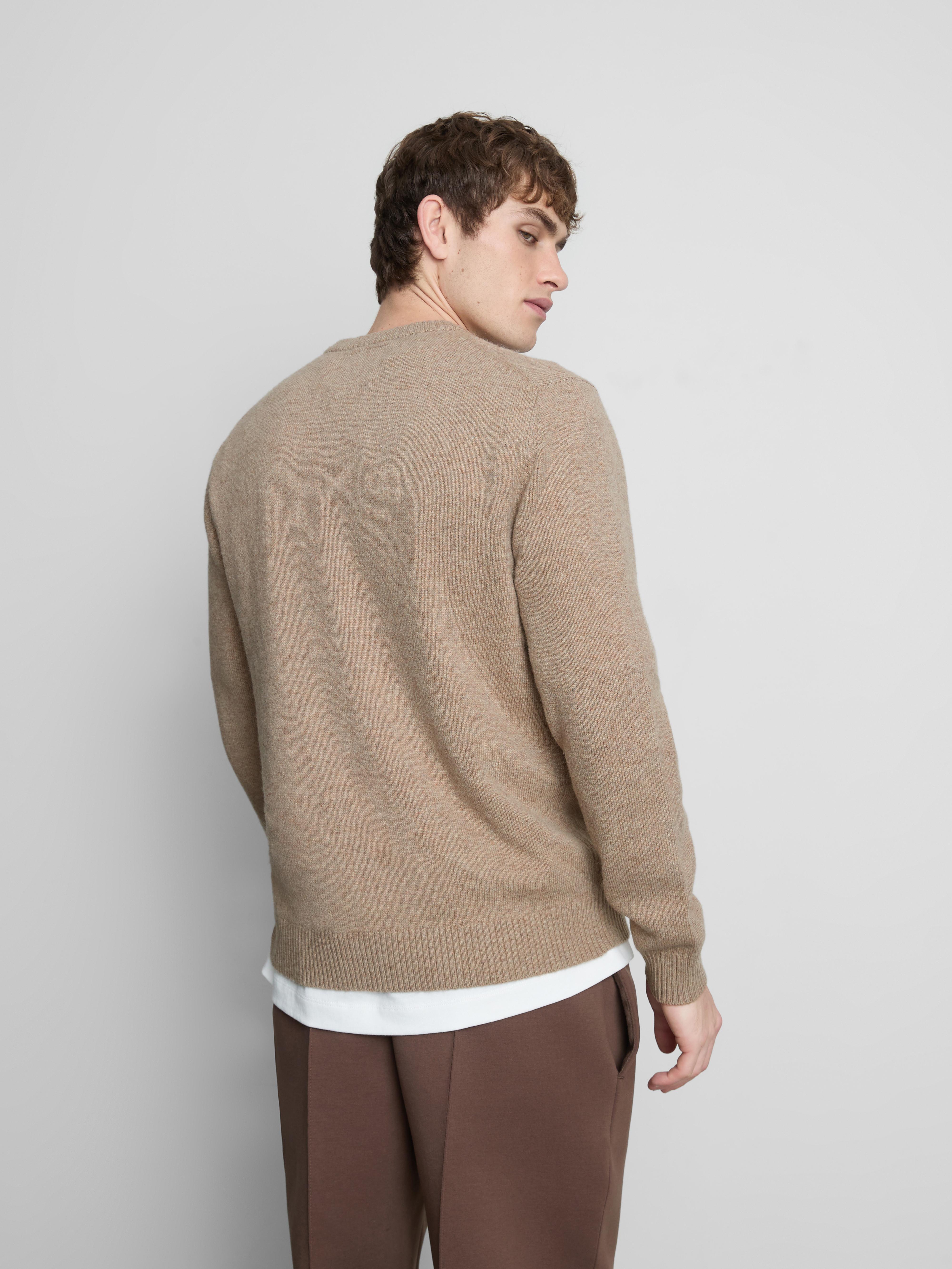 Langer Wollpullover