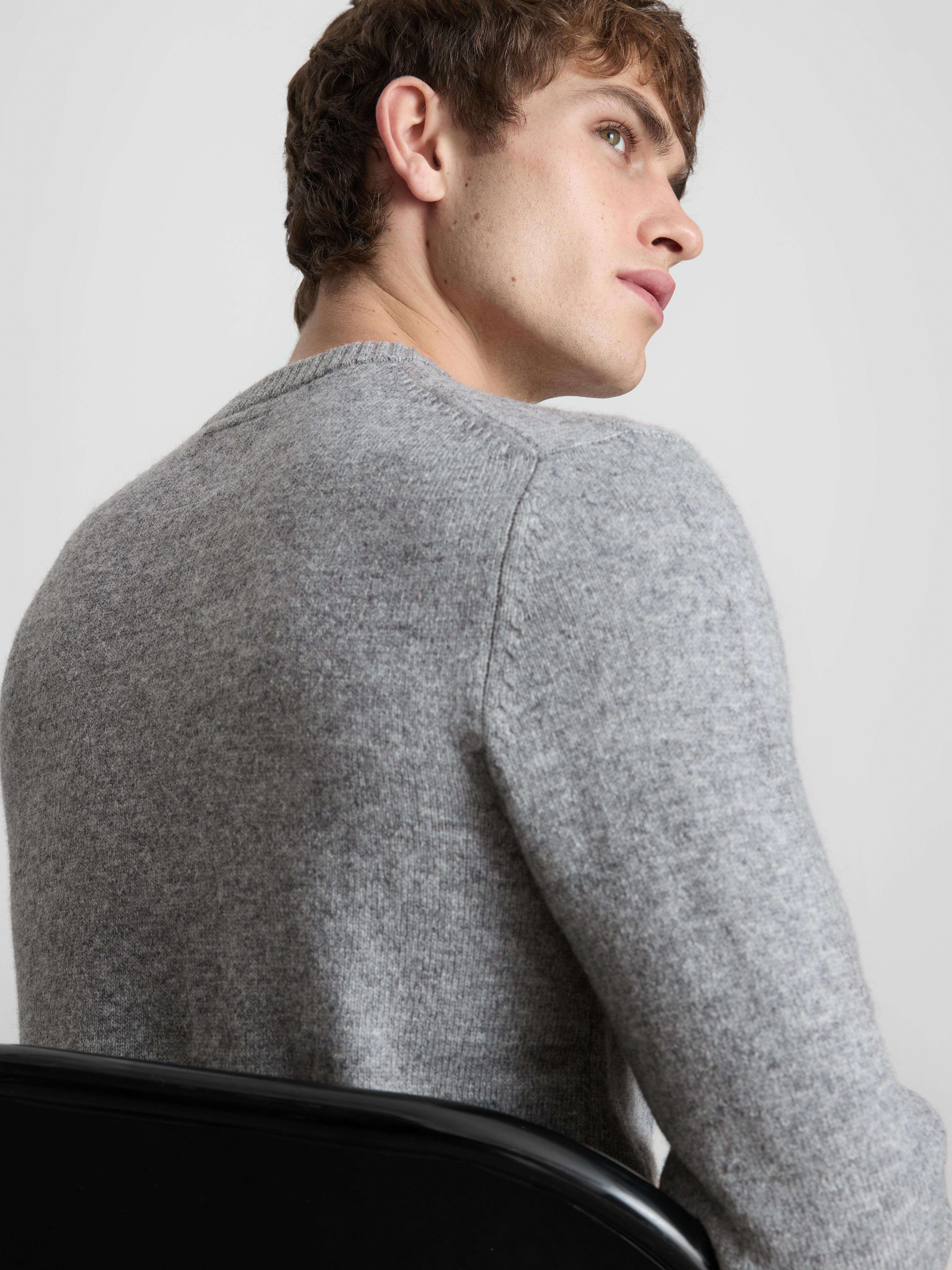 Langer Wollpullover