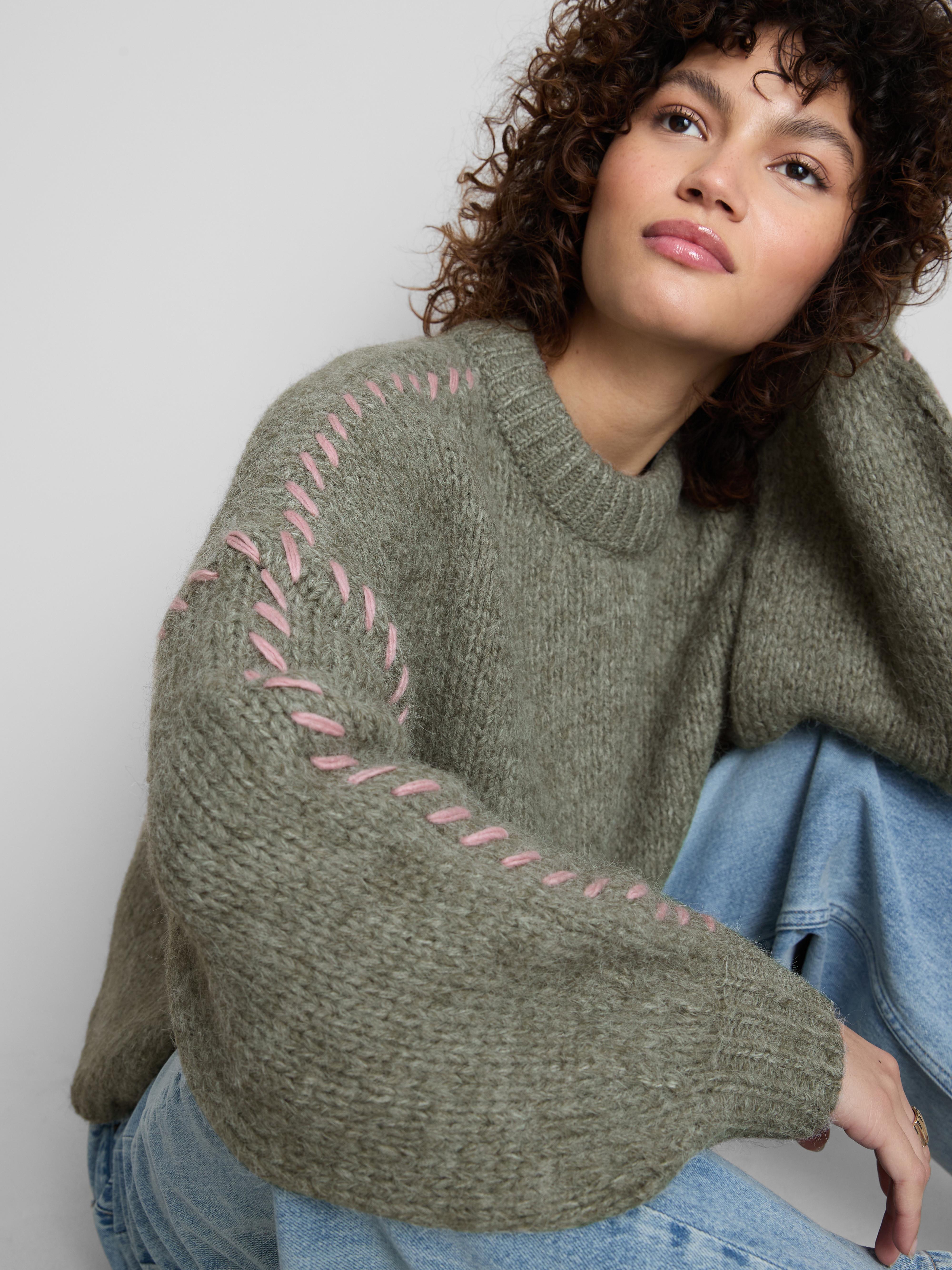 Relaxed Contrast Stitch Jumper