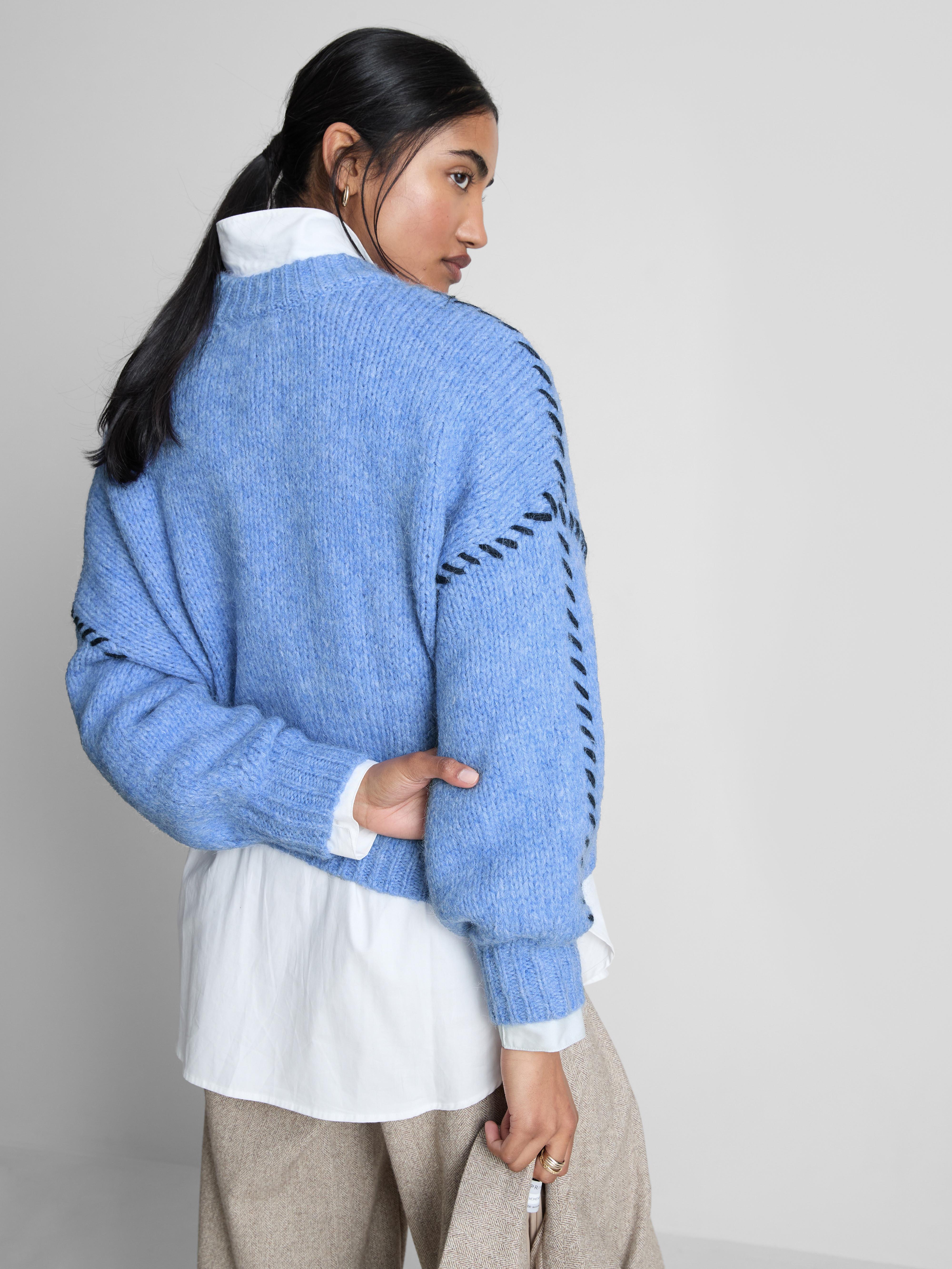 Pull décontracté à surpiqûres contrastées