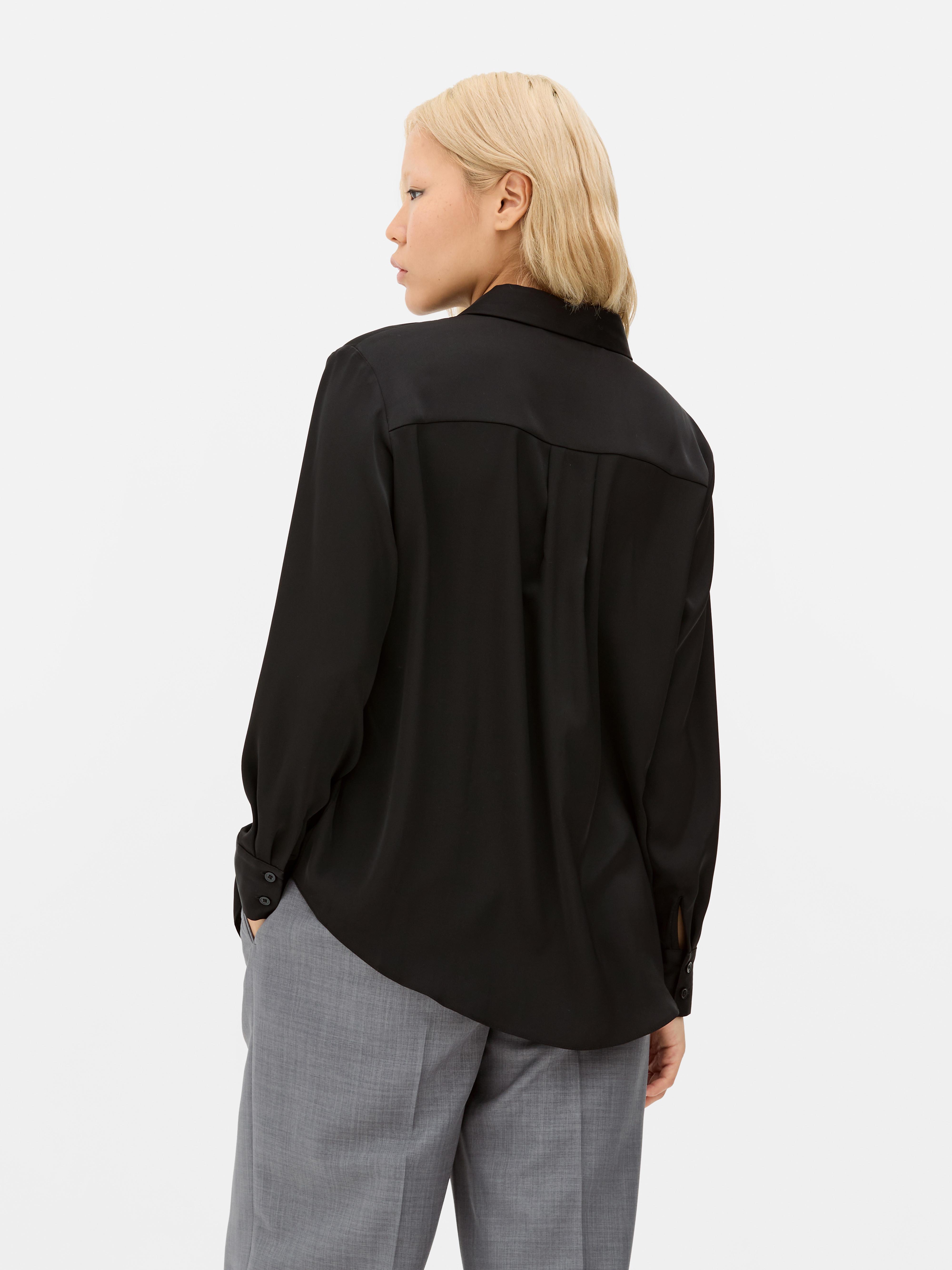 Chemise classique en satin