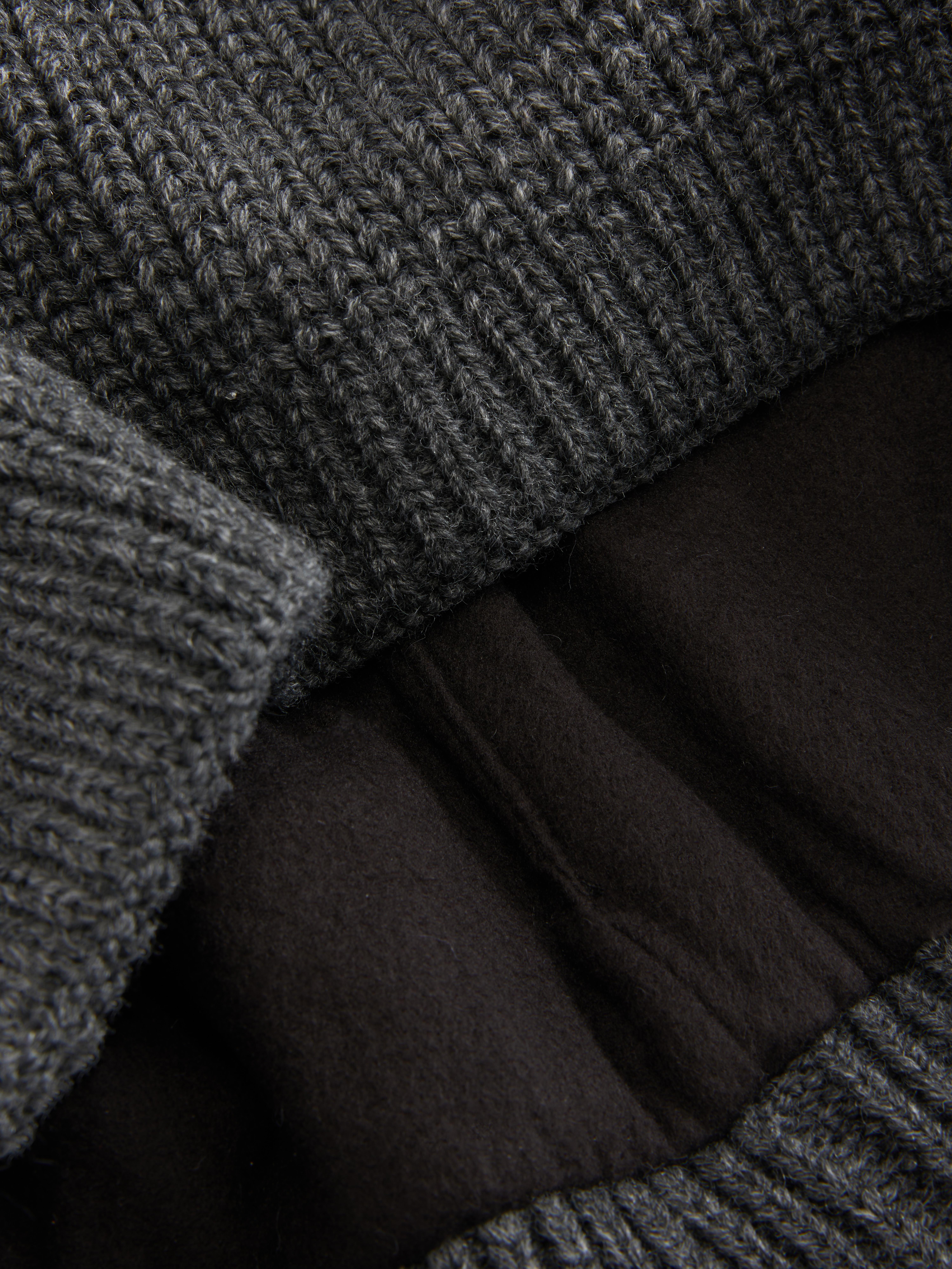 Gestrickter Thermo-Loop-Schal