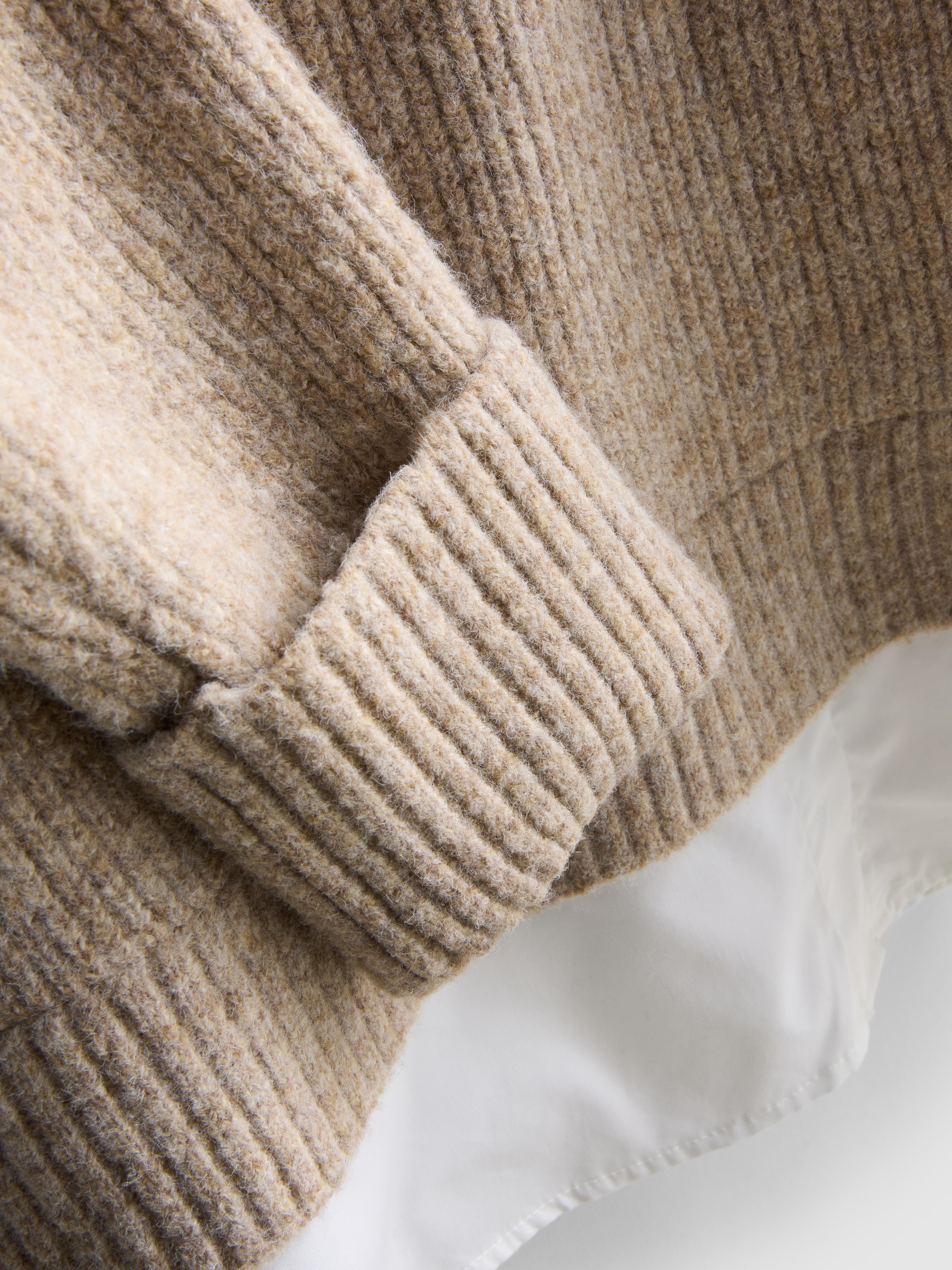 2-in-1-Strickpullover mit V-Ausschnitt