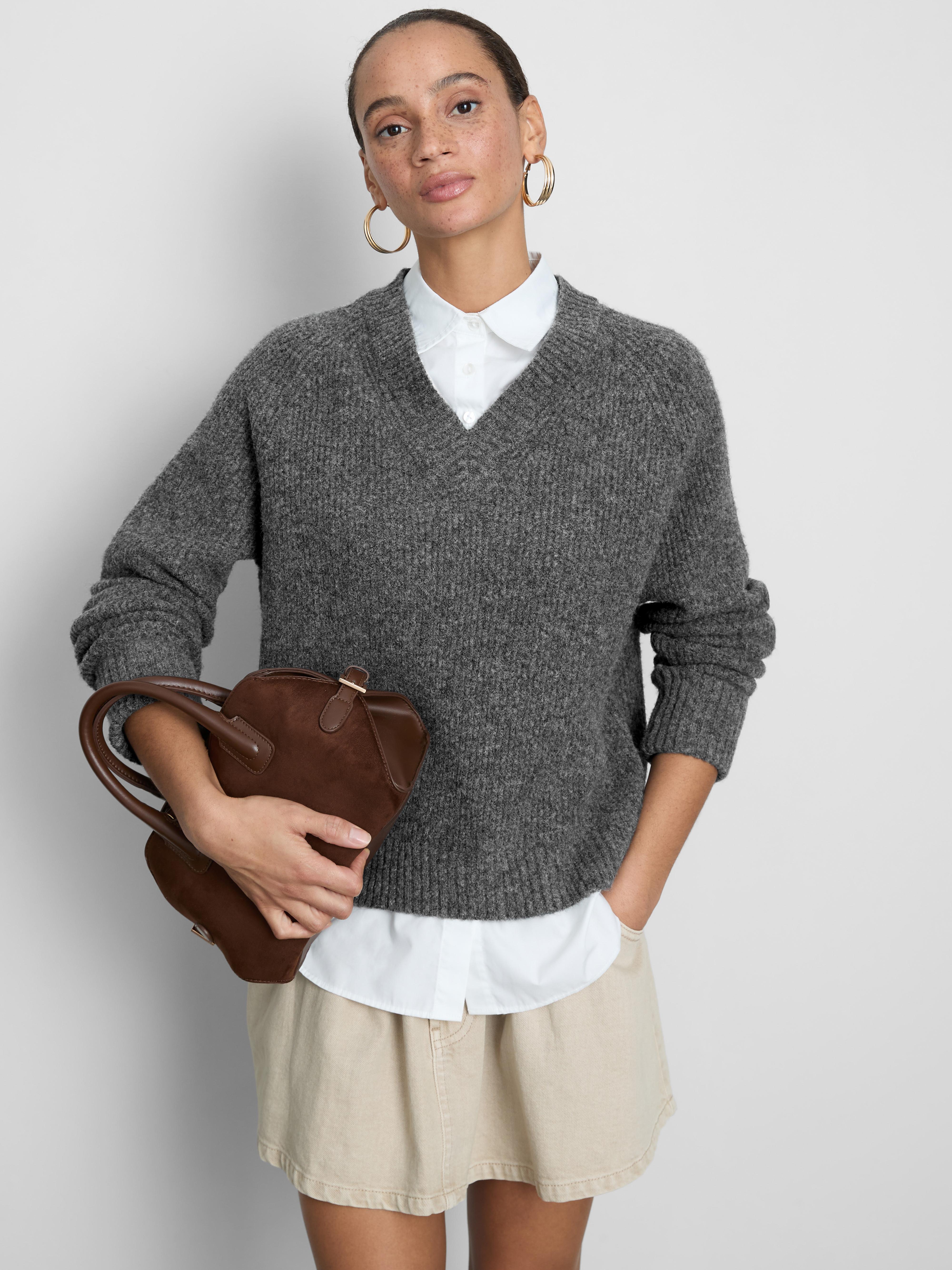 2-in-1-Strickpullover mit V-Ausschnitt