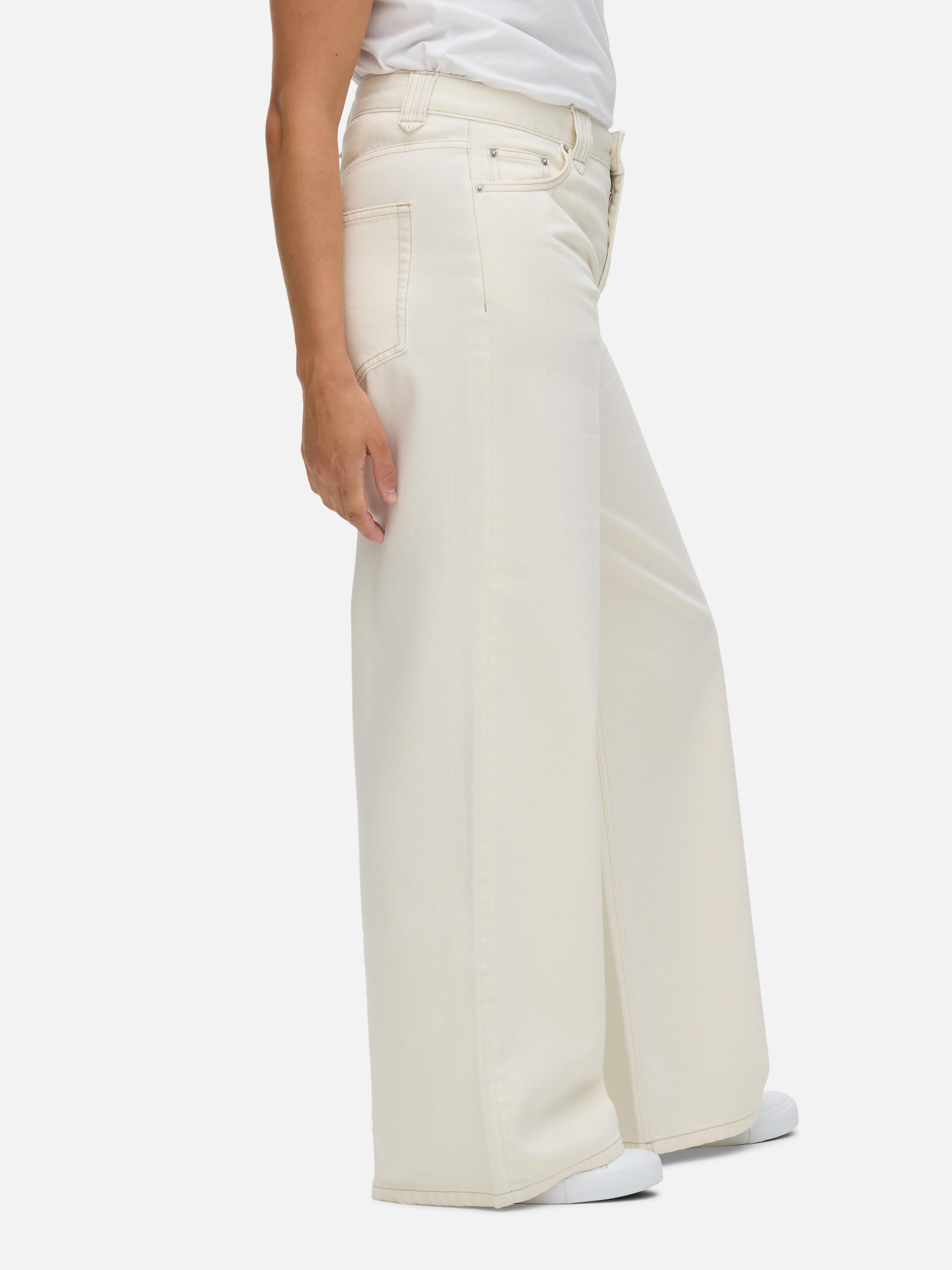 Mid-Rise Wide Leg Jeans