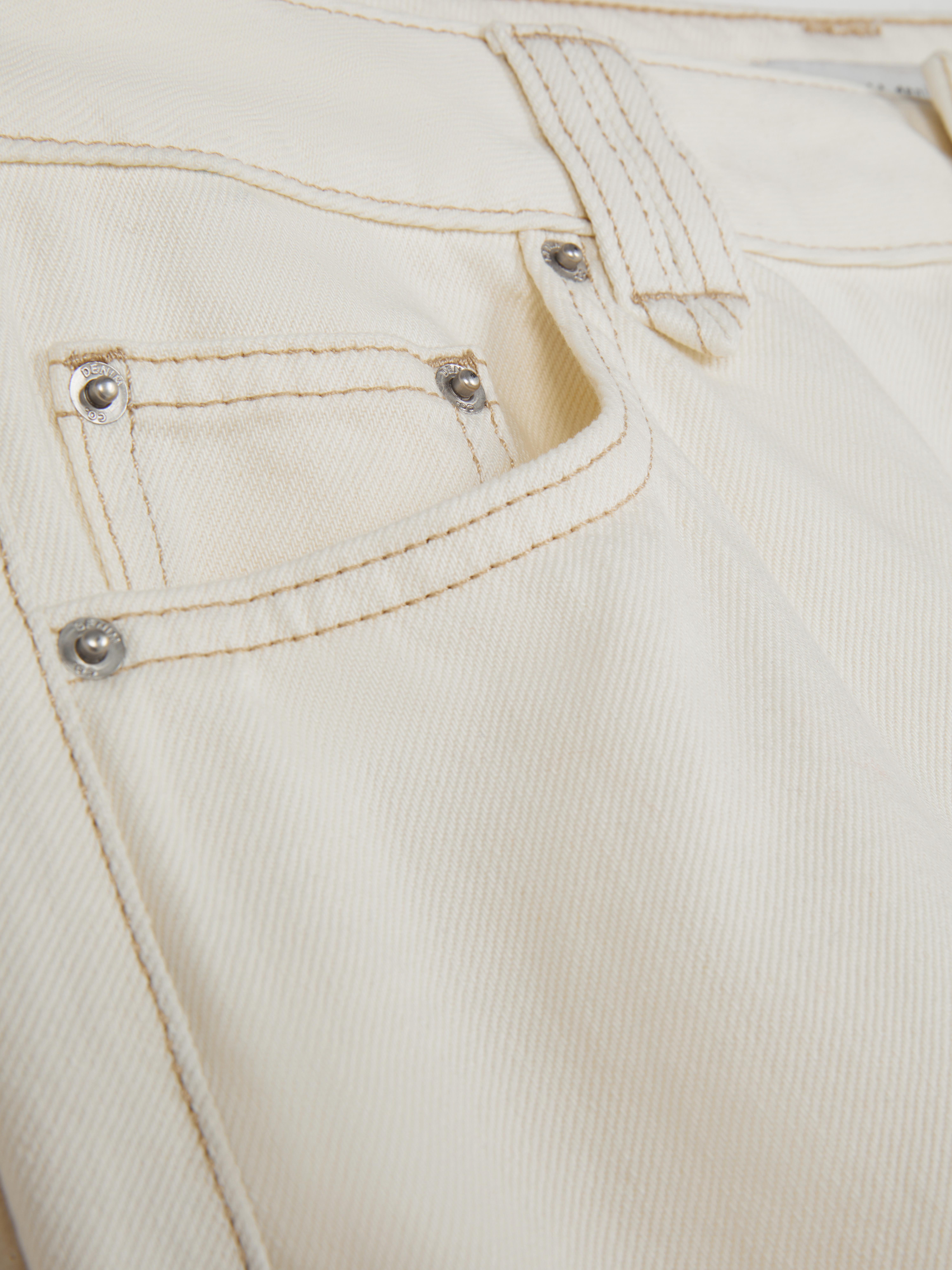 Mid-Rise Wide Leg Jeans