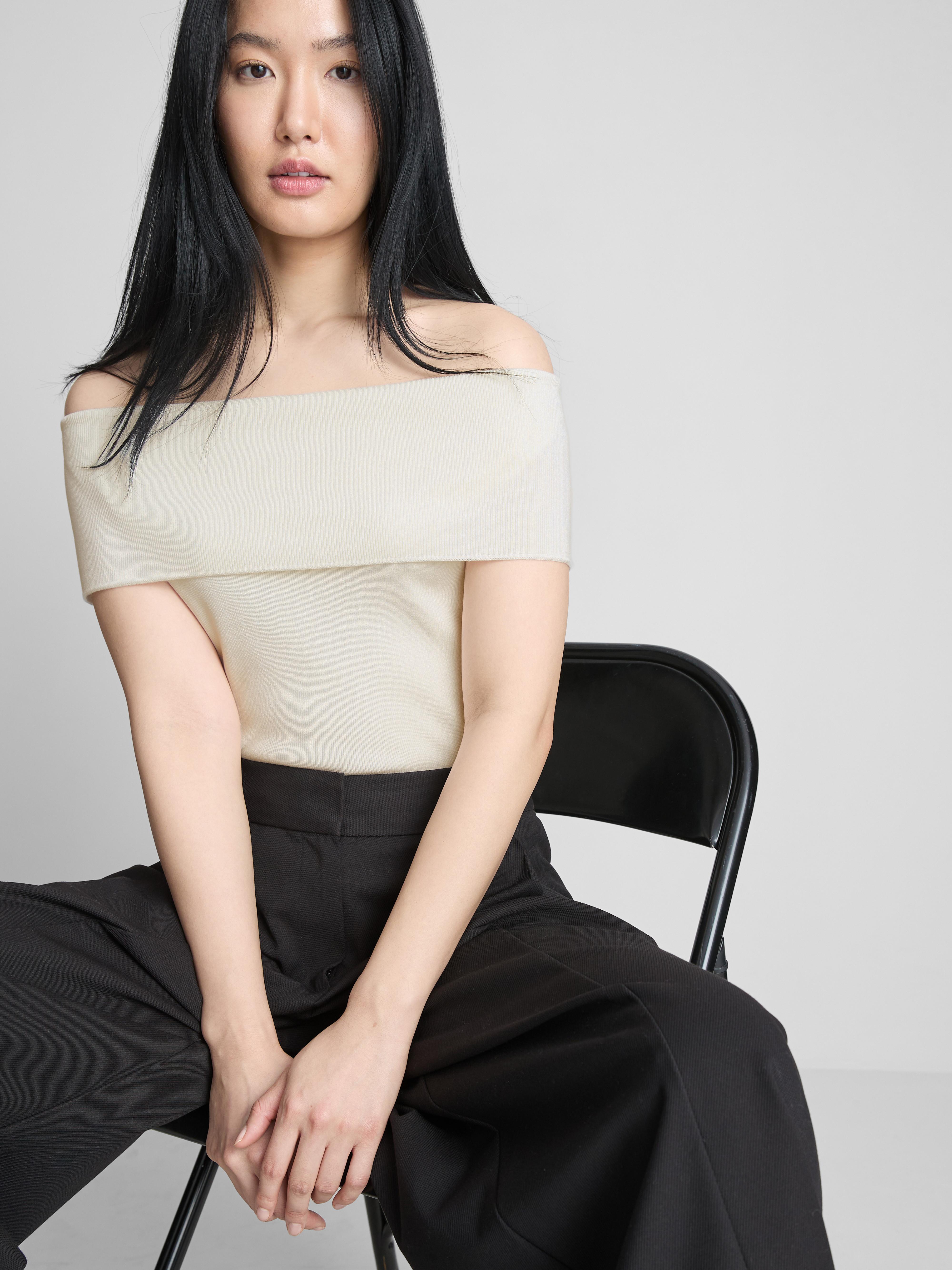 Camiseta de escote vuelto tipo bardot