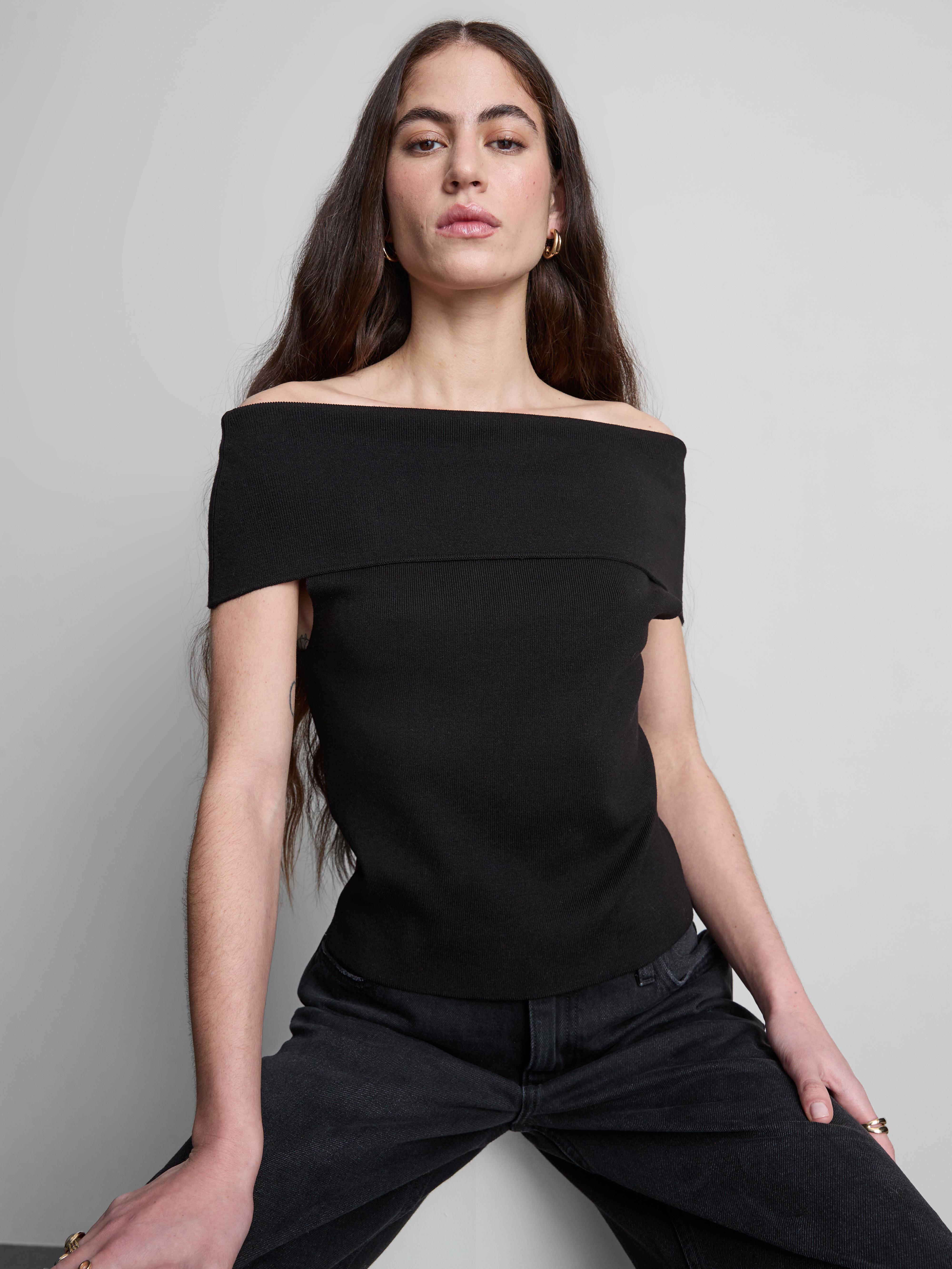 Camiseta de escote vuelto tipo bardot